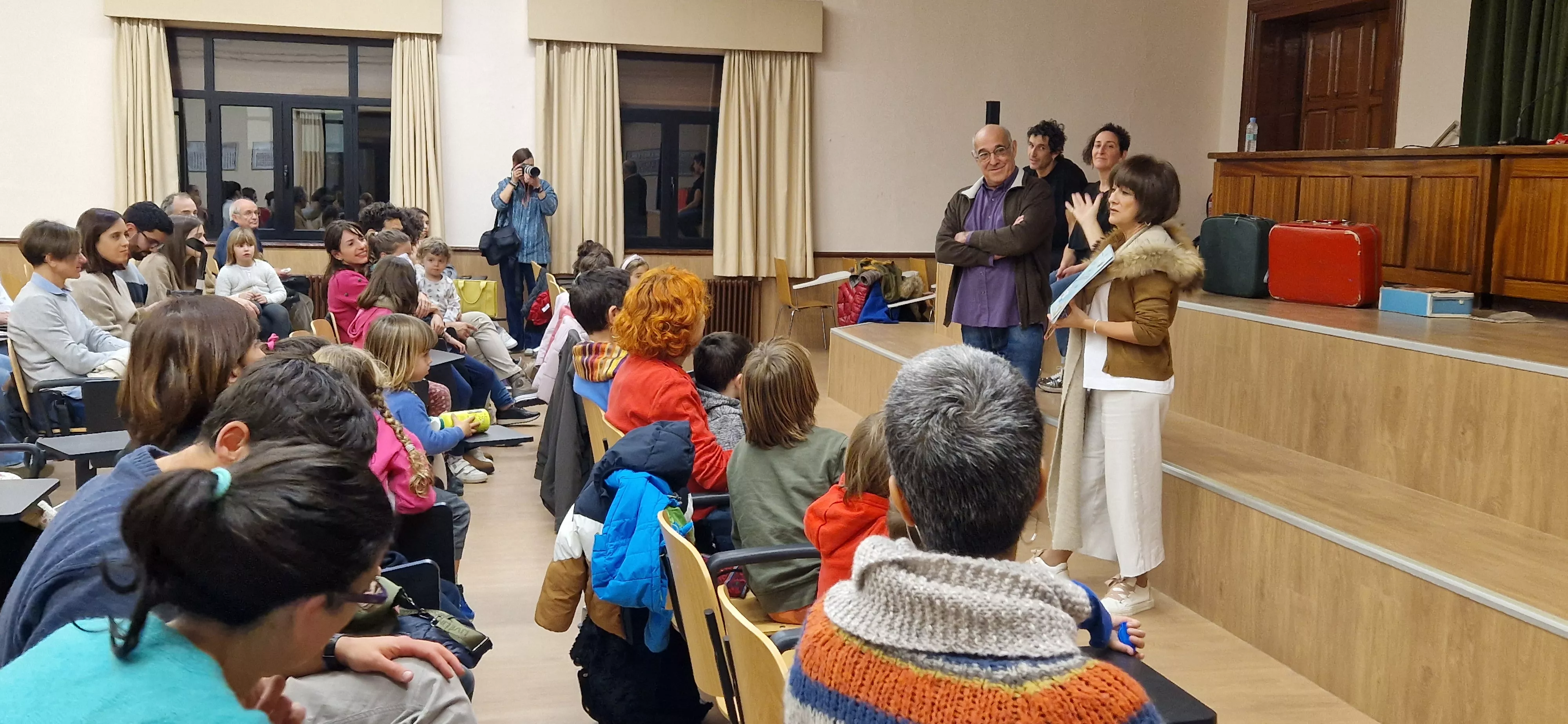 Presentación del libro de los Chorpatélicos de los Titiriteros de Binéfar. Foto Myriam Martínez 