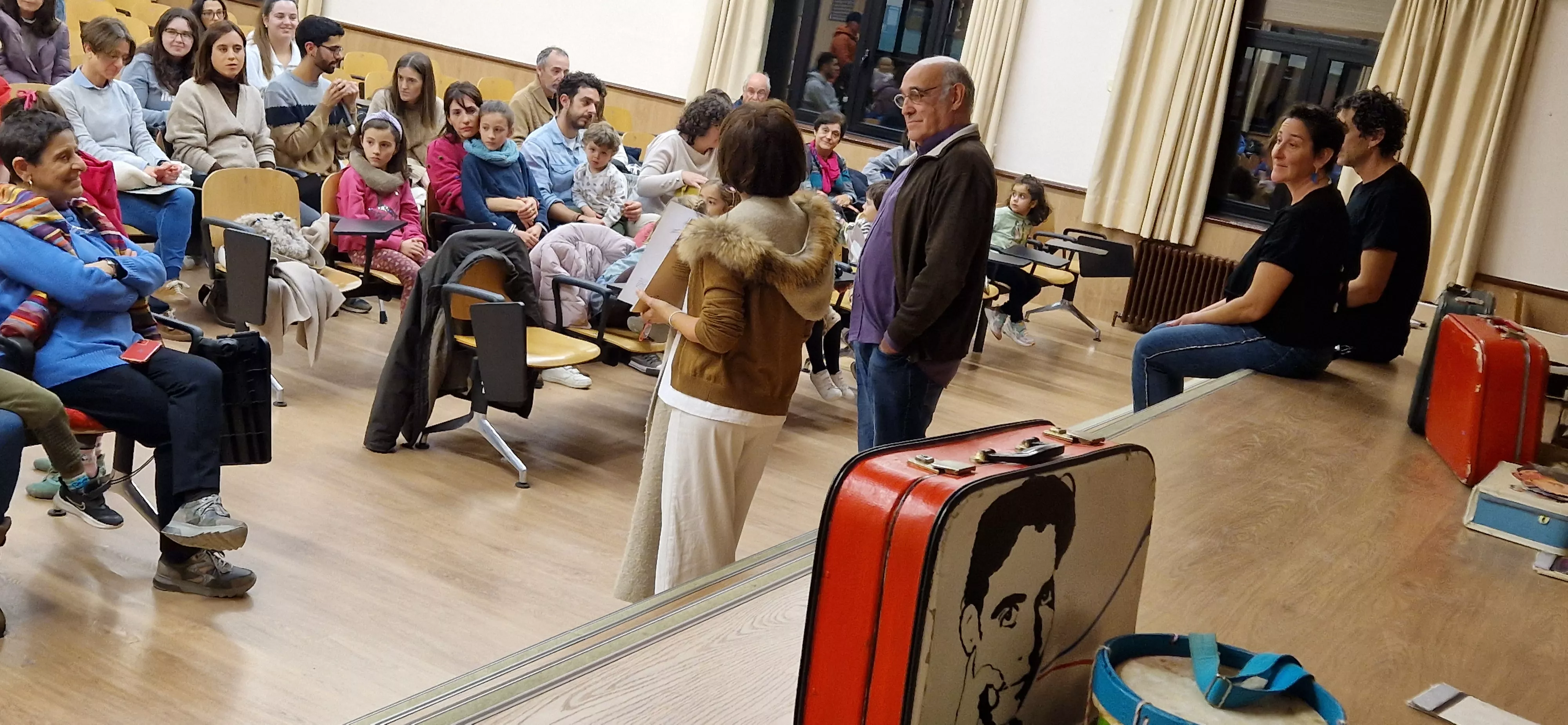 Presentación del libro de los Chorpatélicos de los Titiriteros de Binéfar. Foto Myriam Martínez 