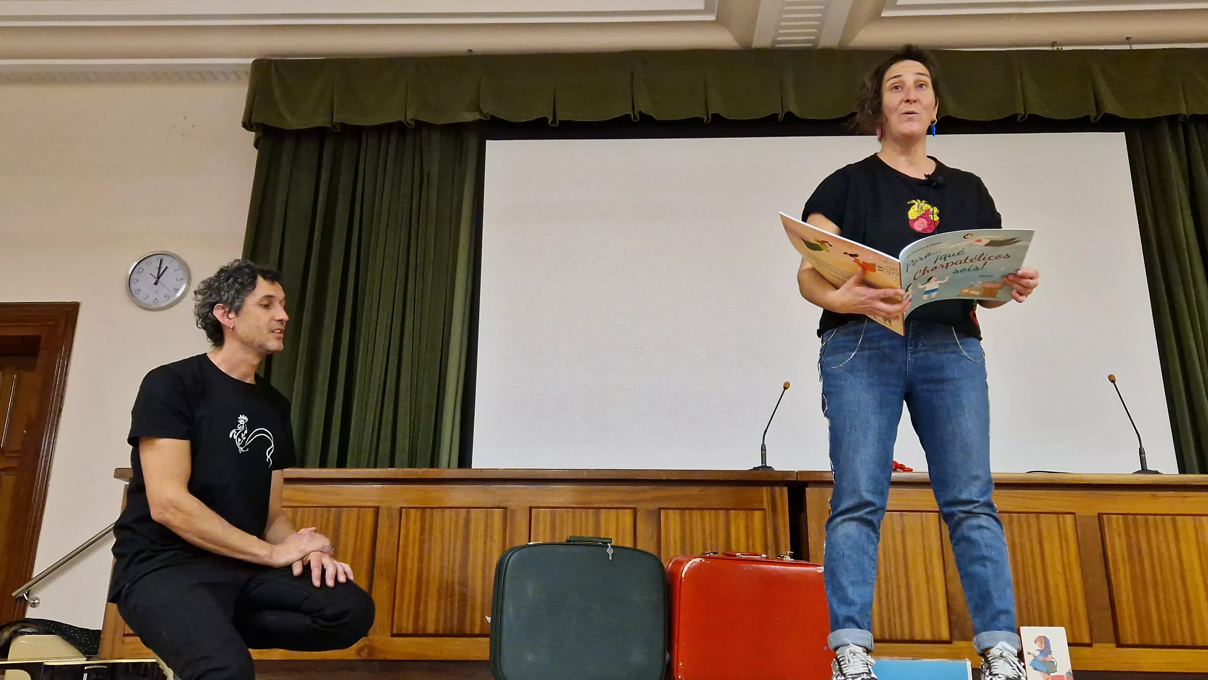 Presentación del libro de los Chorpatélicos de los Titiriteros de Binéfar. Foto Myriam Martínez 
