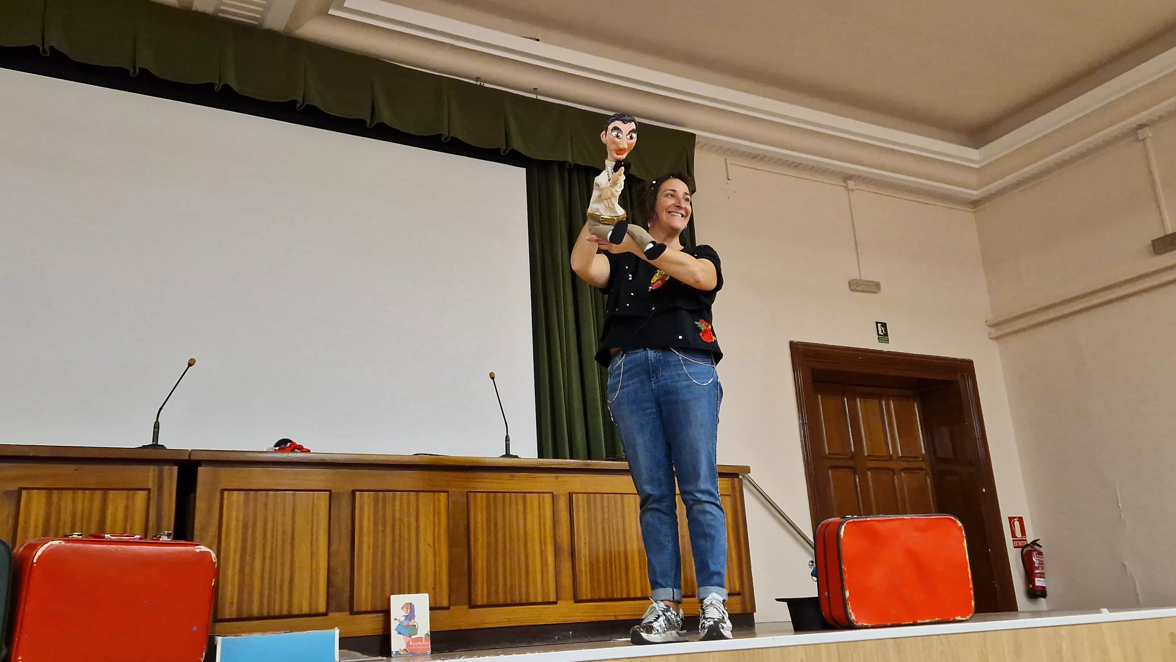 Presentación del libro de los Chorpatélicos de los Titiriteros de Binéfar. Foto Myriam Martínez 