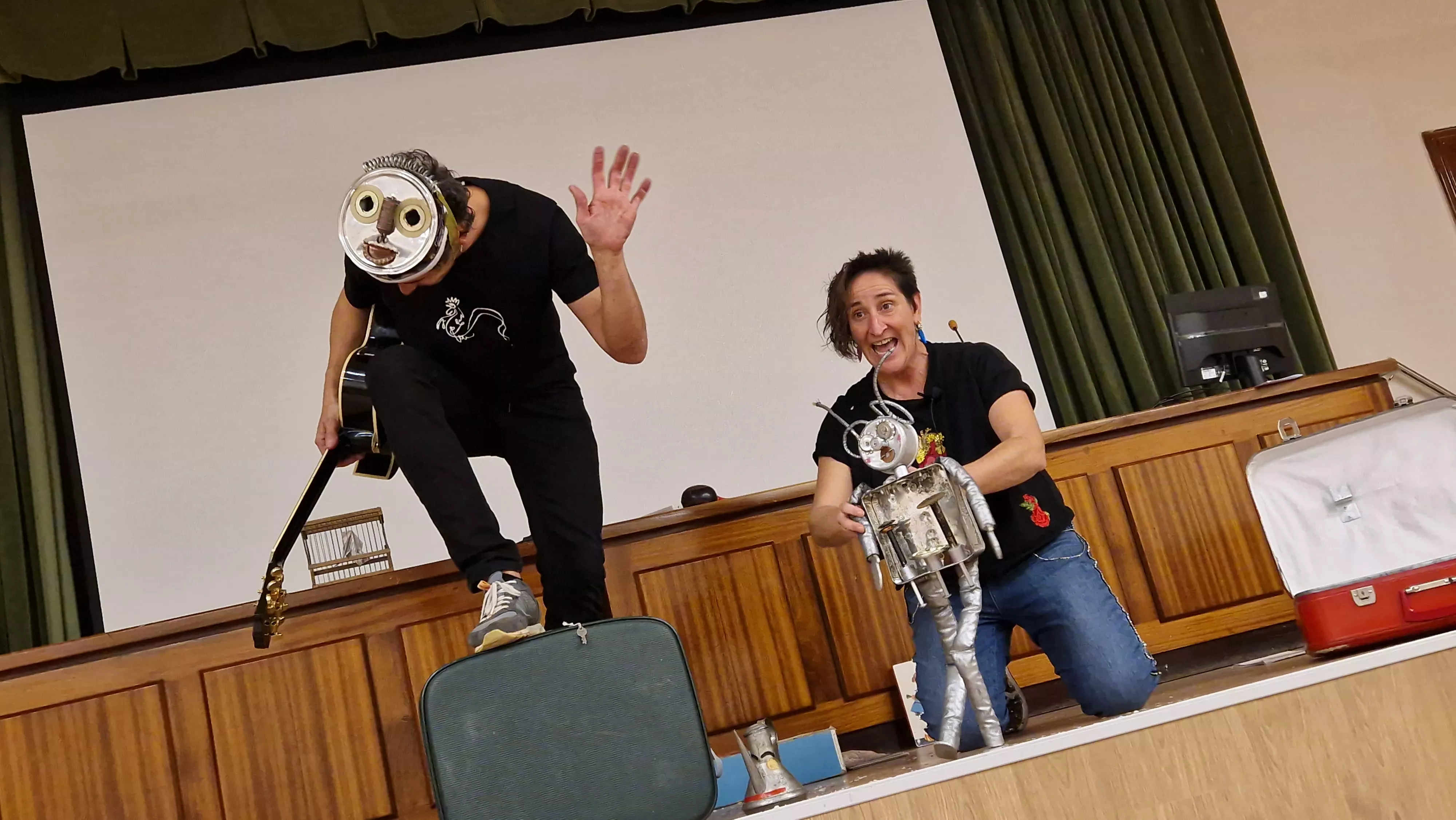 Presentación del libro de los Chorpatélicos de los Titiriteros de Binéfar. Foto Myriam Martínez 