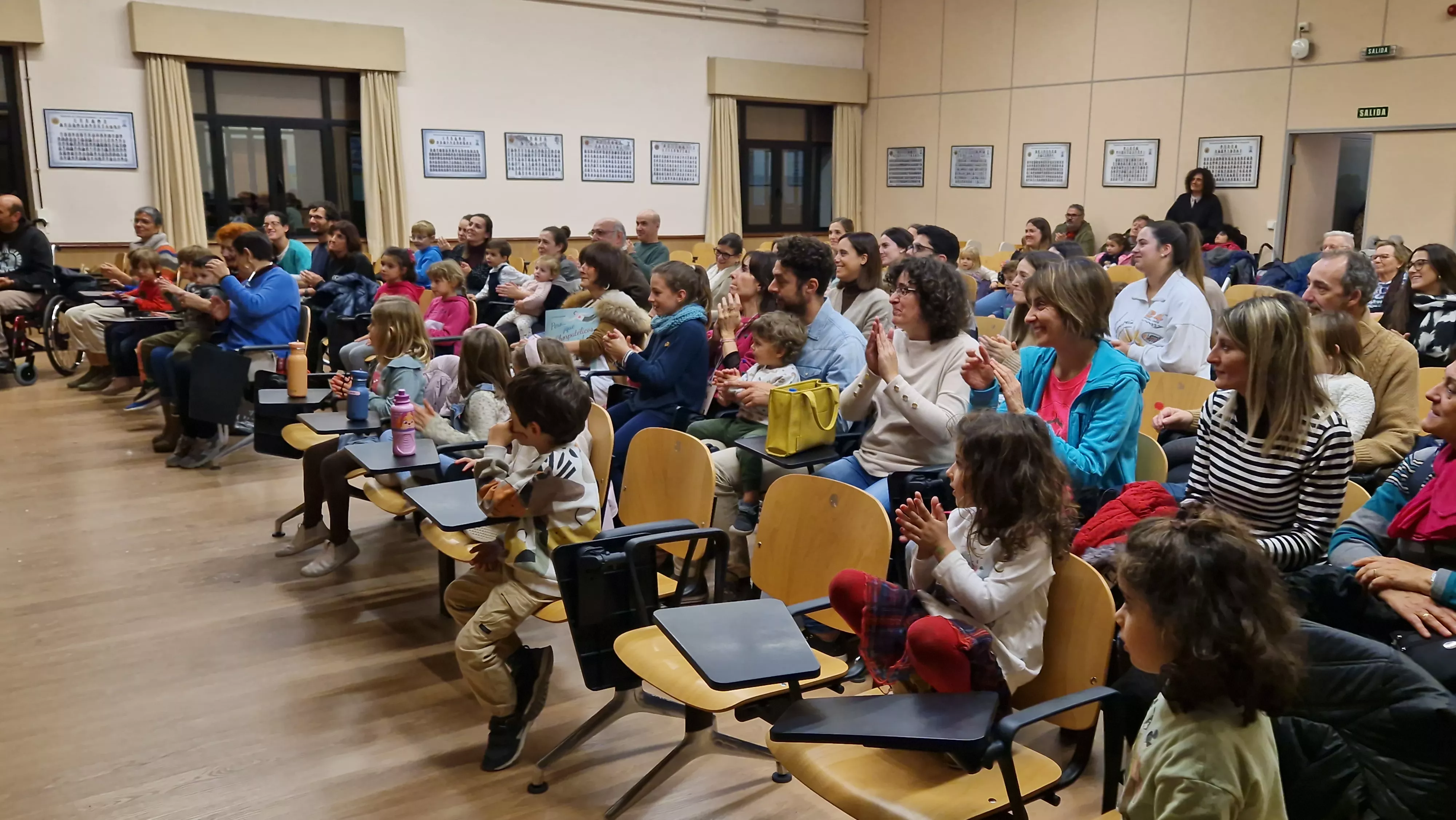 Presentación del libro de los Chorpatélicos de los Titiriteros de Binéfar. Foto Myriam Martínez 