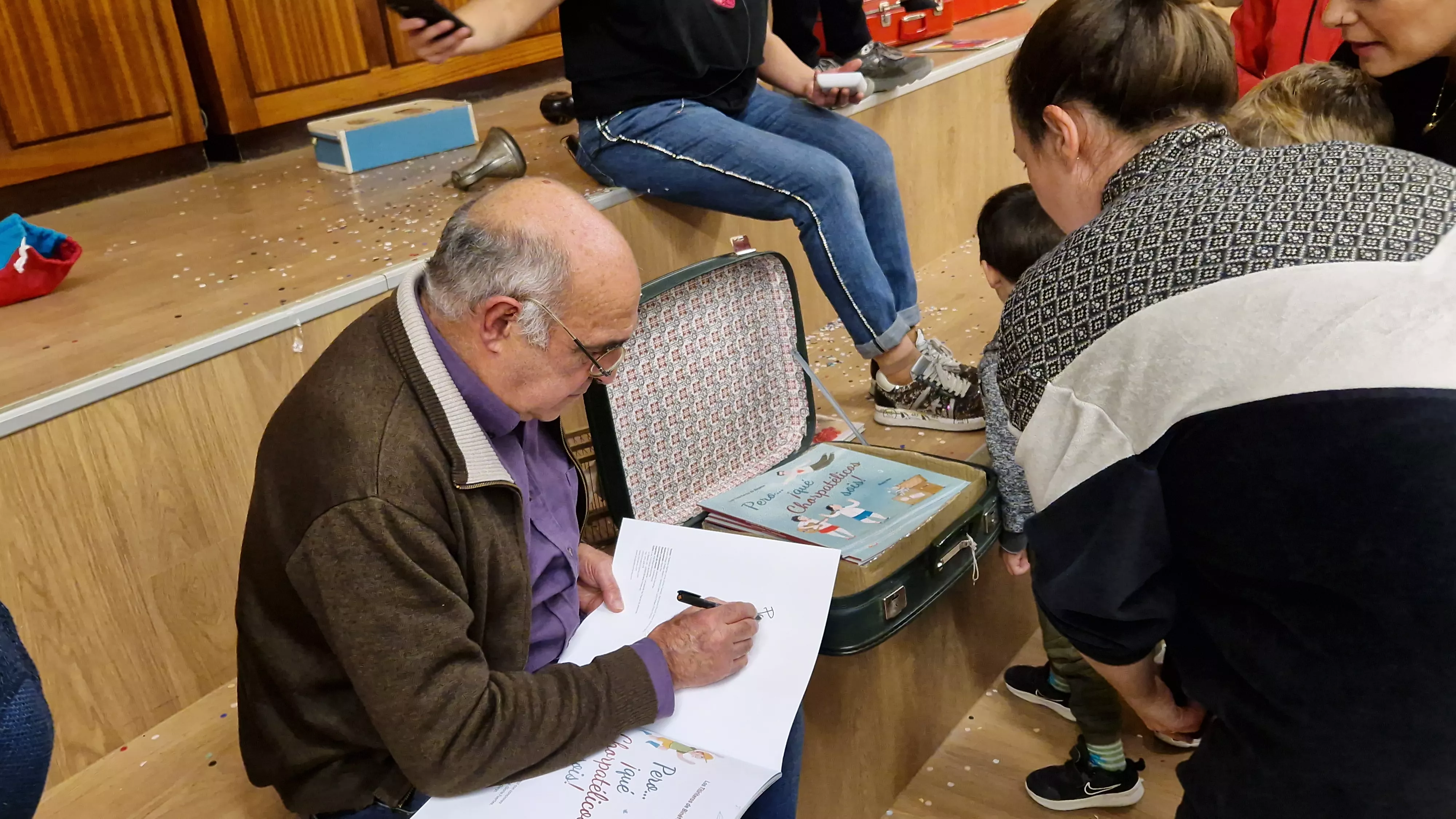 Paco Paricio. Presentación del libro de los Chorpatélicos de los Titiriteros de Binéfar. Foto Myriam Martínez 