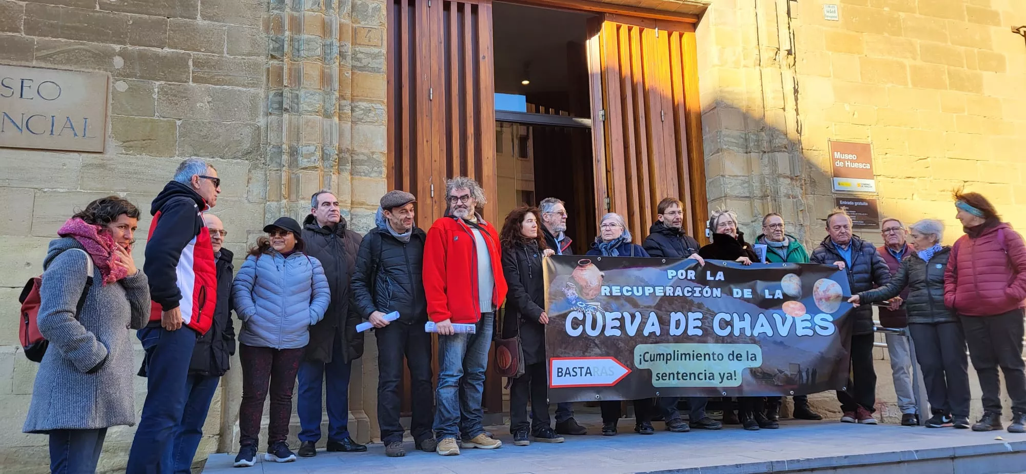 Movilización en la que se ha presentado el manifiesto sobre la Cueva de Chaves.