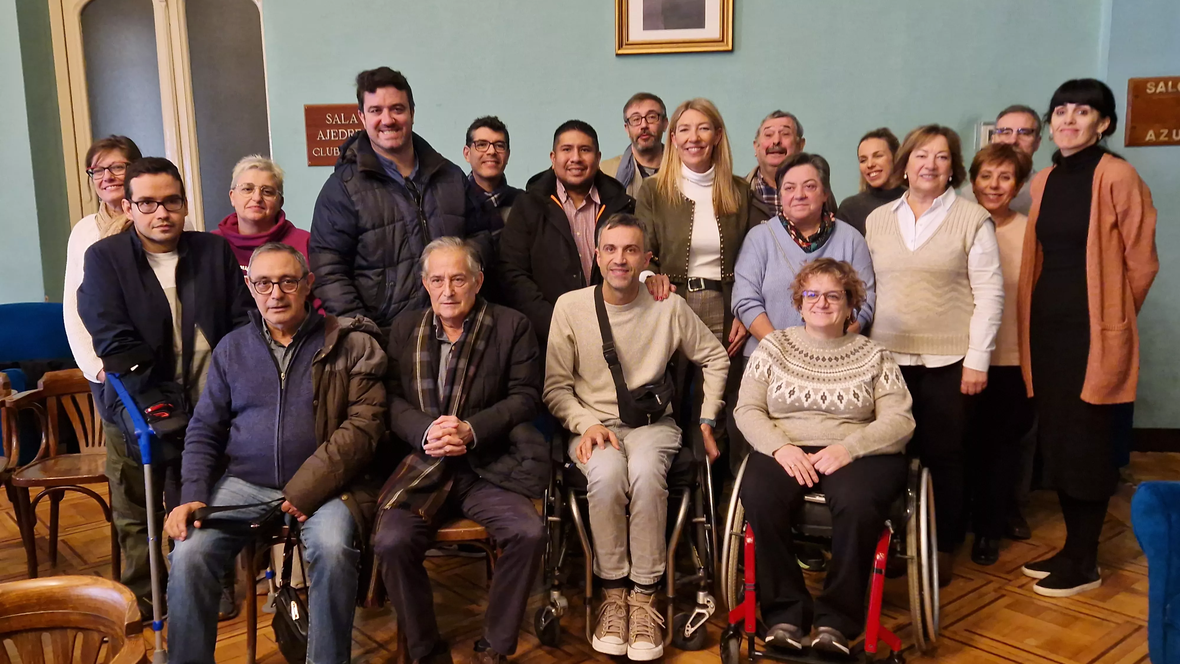Miembros de entidades de Cocemfe Huesca. Foto Myriam Martínez