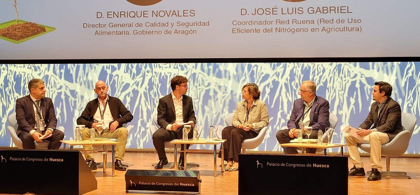 Mesa redonda con la participación de Isidro Campos, José María Salamero, María Dolores Pascual, Enrique Novales y José Luis Gabriel