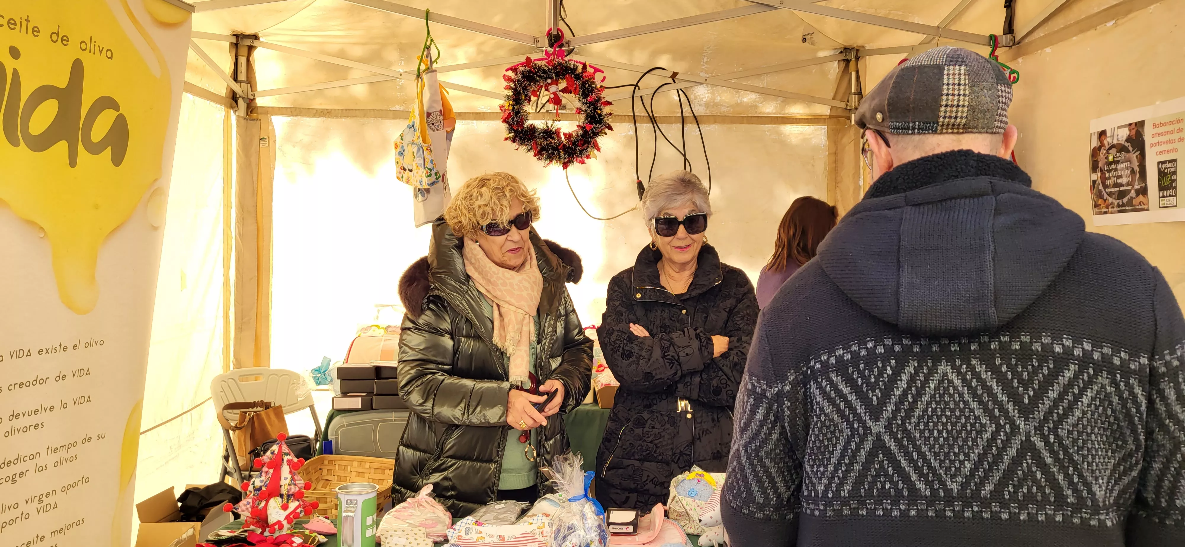 Mercado Solidario de Navidad en Huesca. Foto Mercedes Manterola