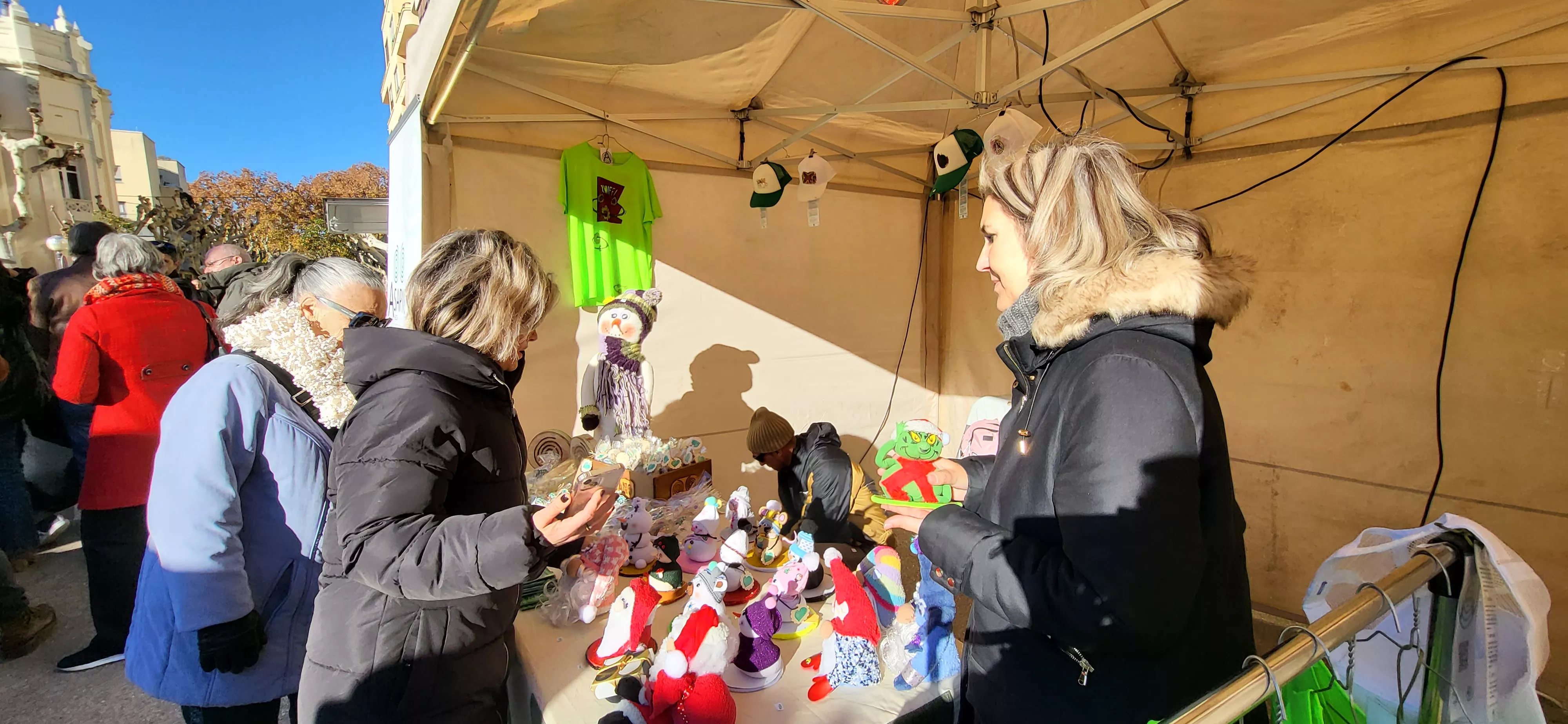 Mercado Solidario de Navidad en Huesca. Foto Mercedes Manterola