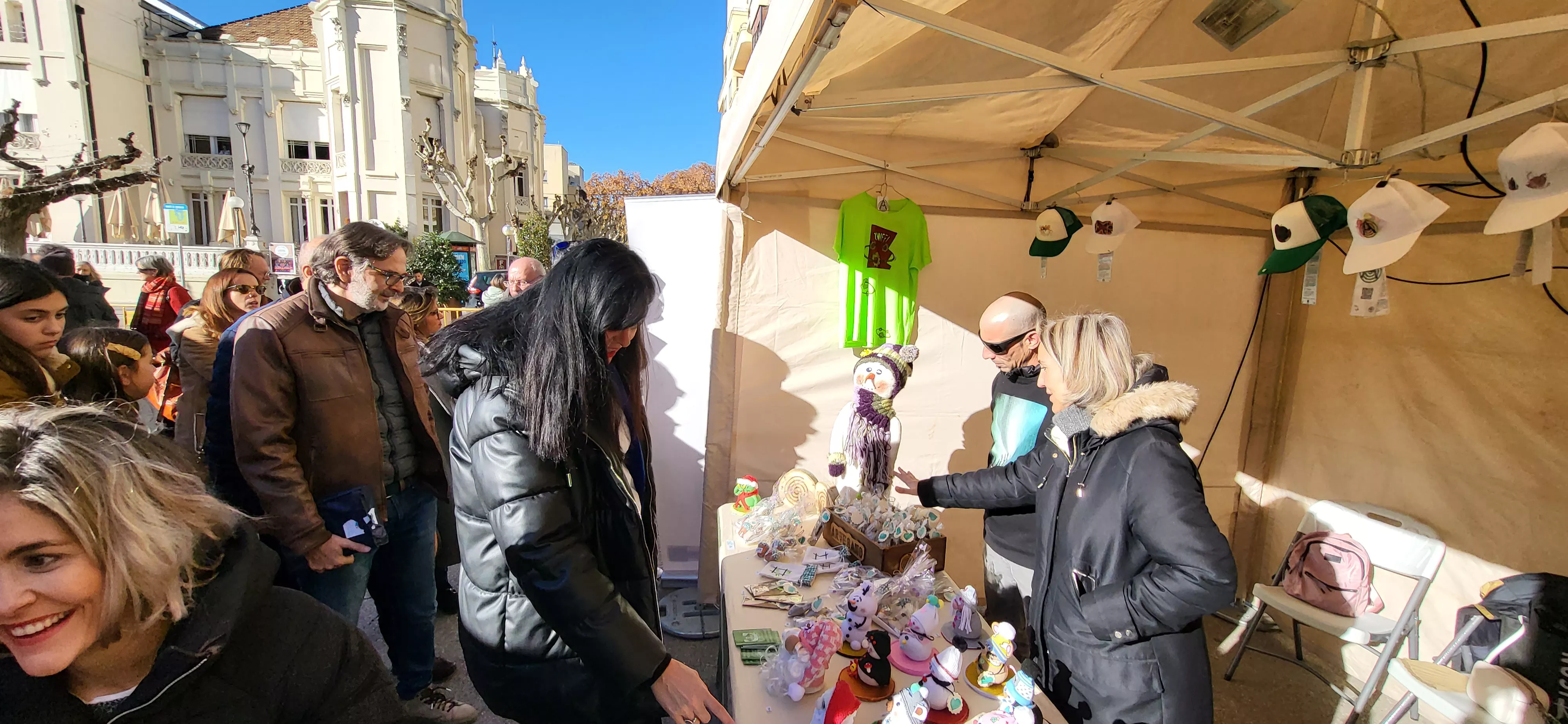Mercado Solidario de Navidad en Huesca. Foto Mercedes Manterola