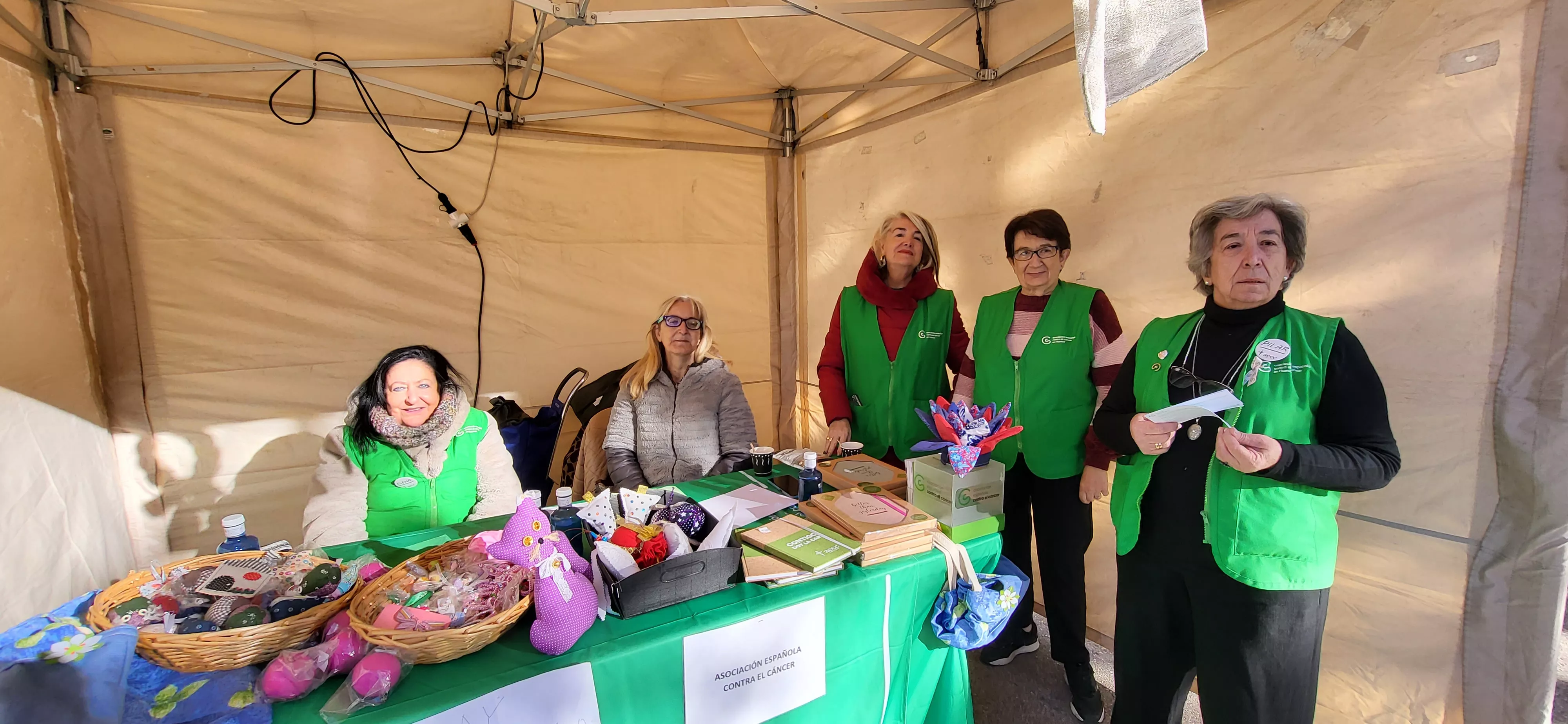 Mercado Solidario de Navidad en Huesca. Foto Mercedes Manterola