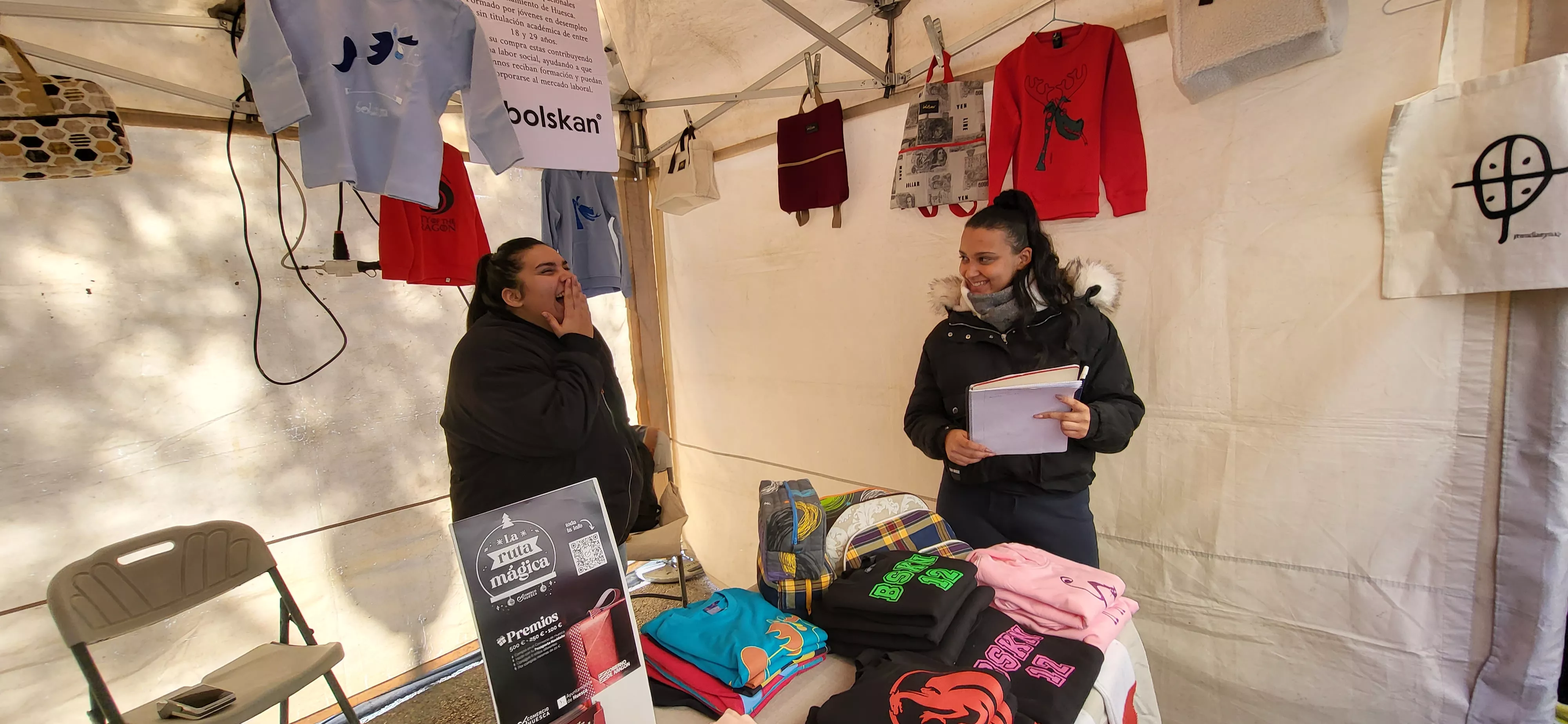 Mercado Solidario de Navidad en Huesca. Foto Mercedes Manterola