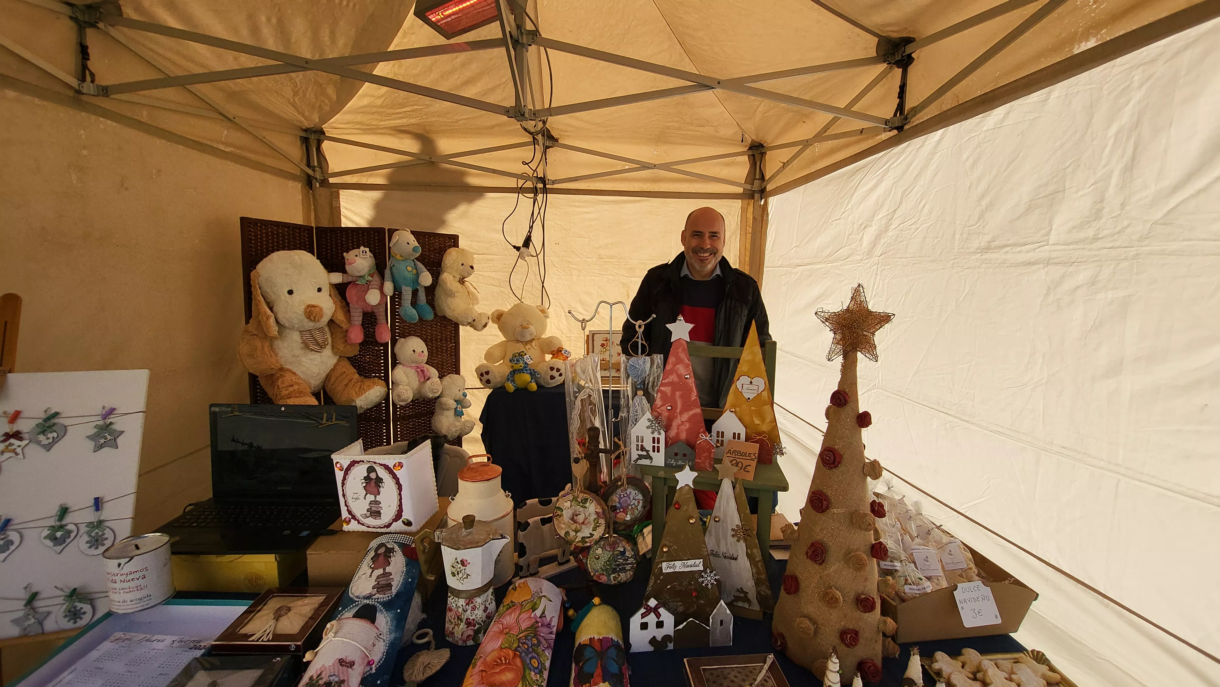 Mercado de Navidad en Huesca. Foto Mercedes Manterola