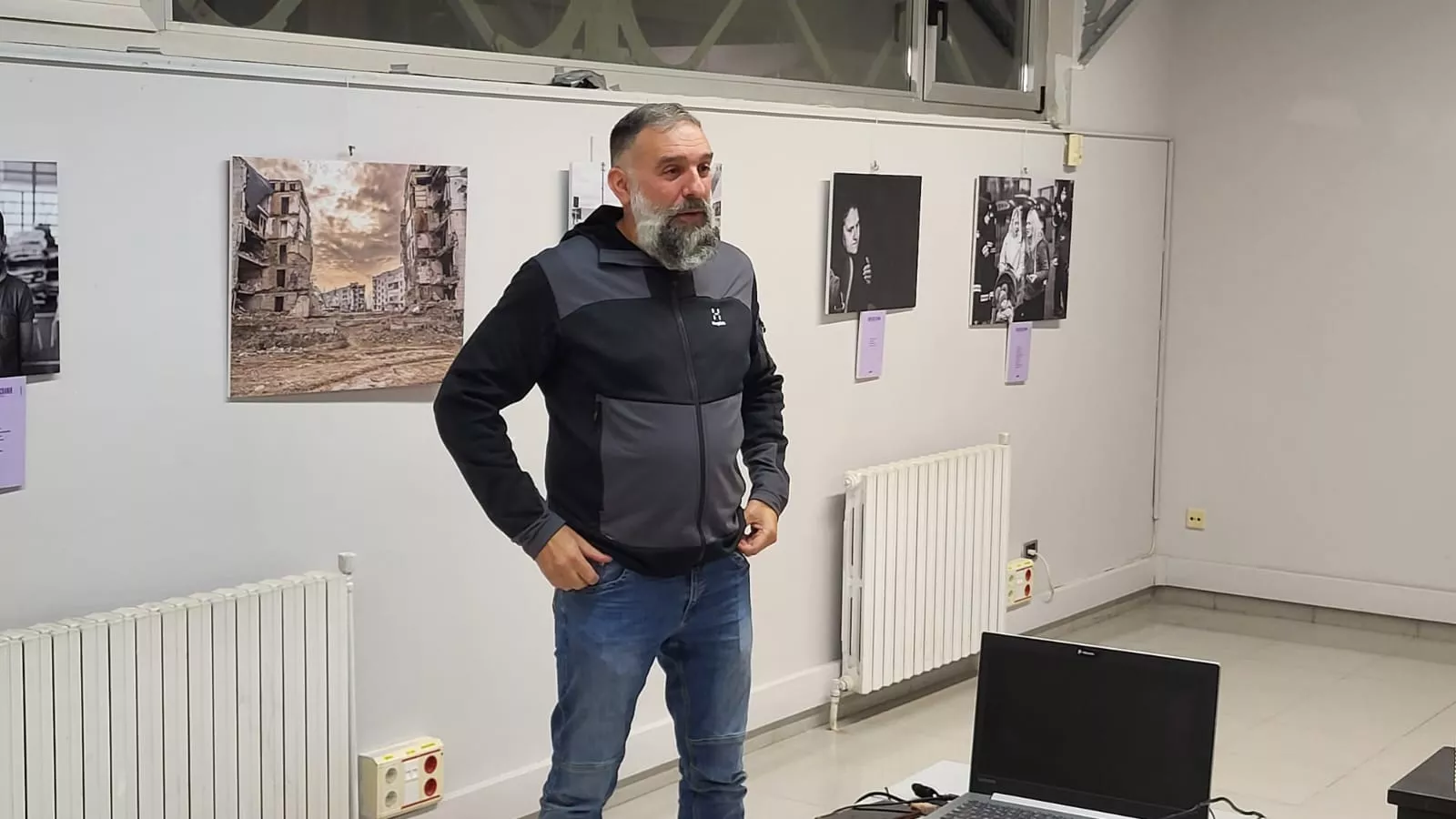 Inauguración de Éxodo desde Ucrania. Miradas de las Mujeres en el Centro Cultural Manuel Benito Moliner