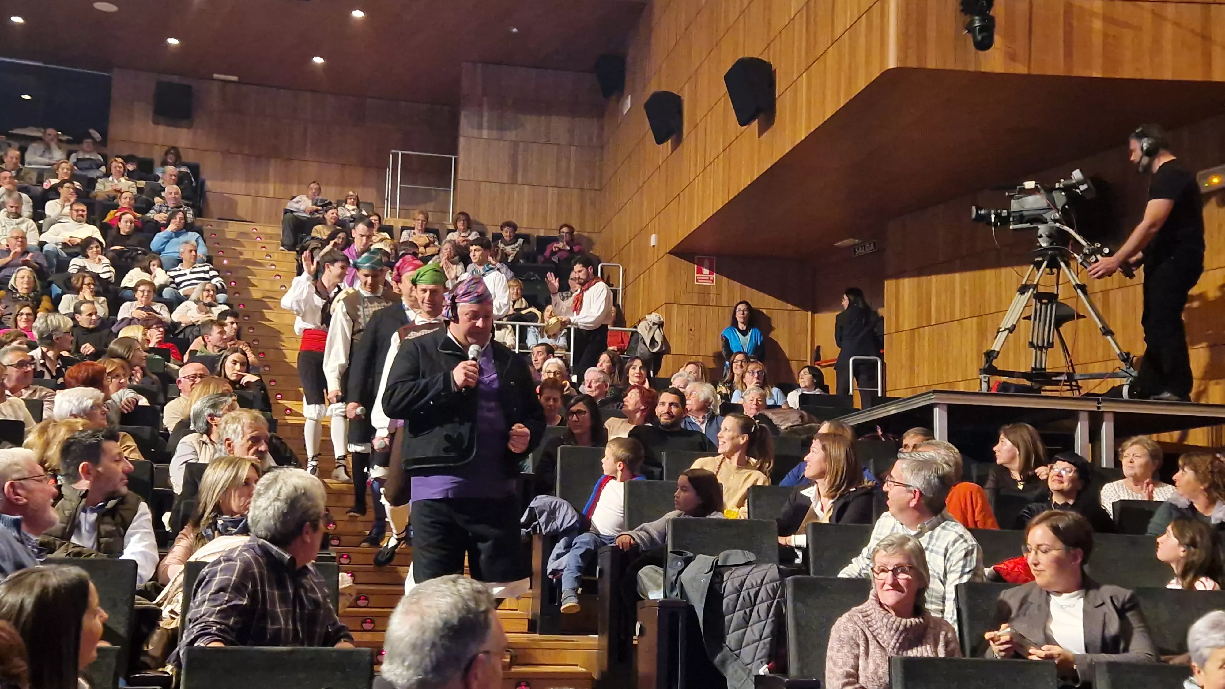  IX Gala de Jota de Roberto Ciria por Aspanoa. Foto  Myriam Martínez