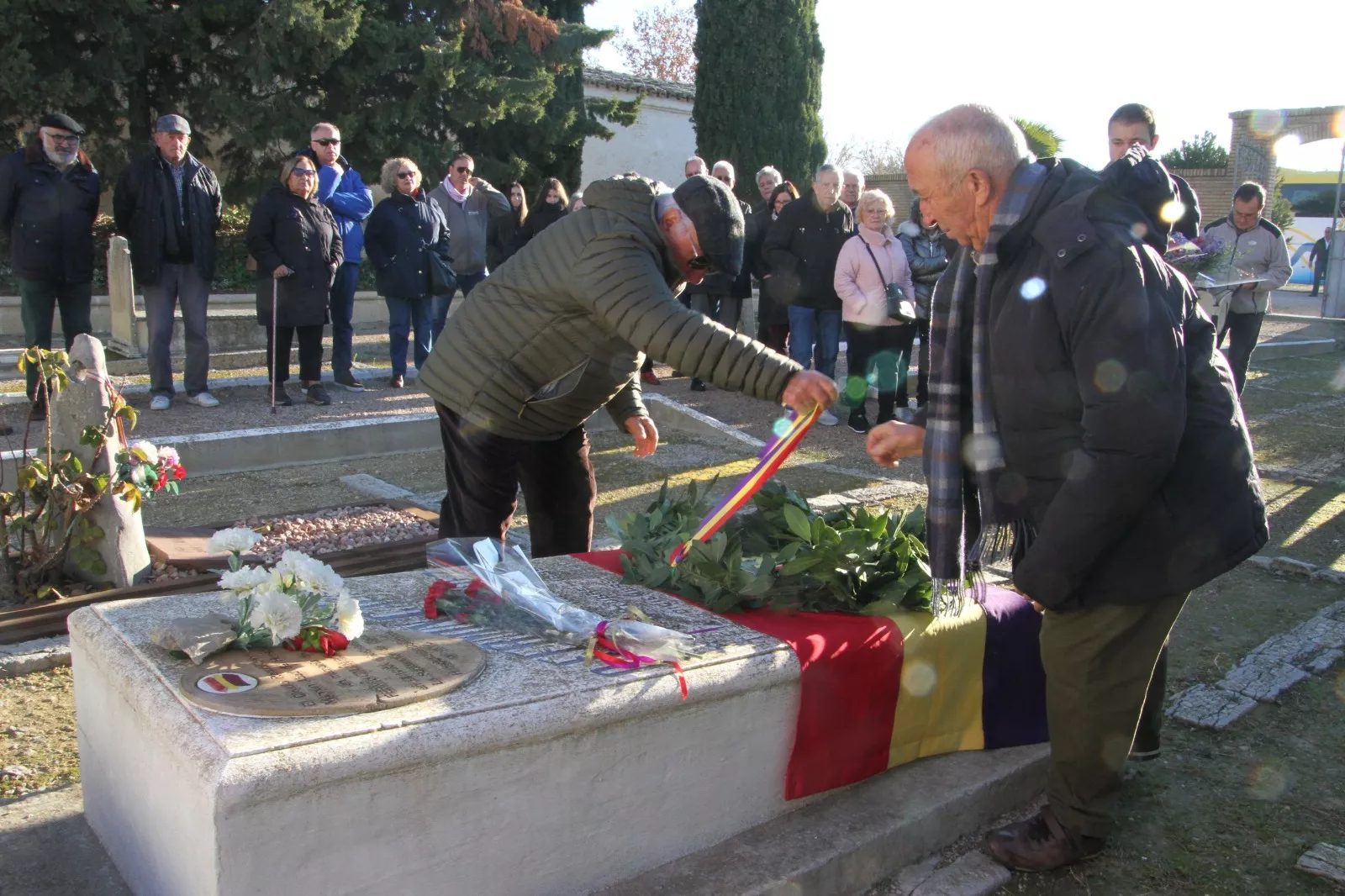 La Federación de Jubilados y Pensionistas de CCOO Aragón conmemoran la Sublevación de Jaca. Foto Carlos Neofato 