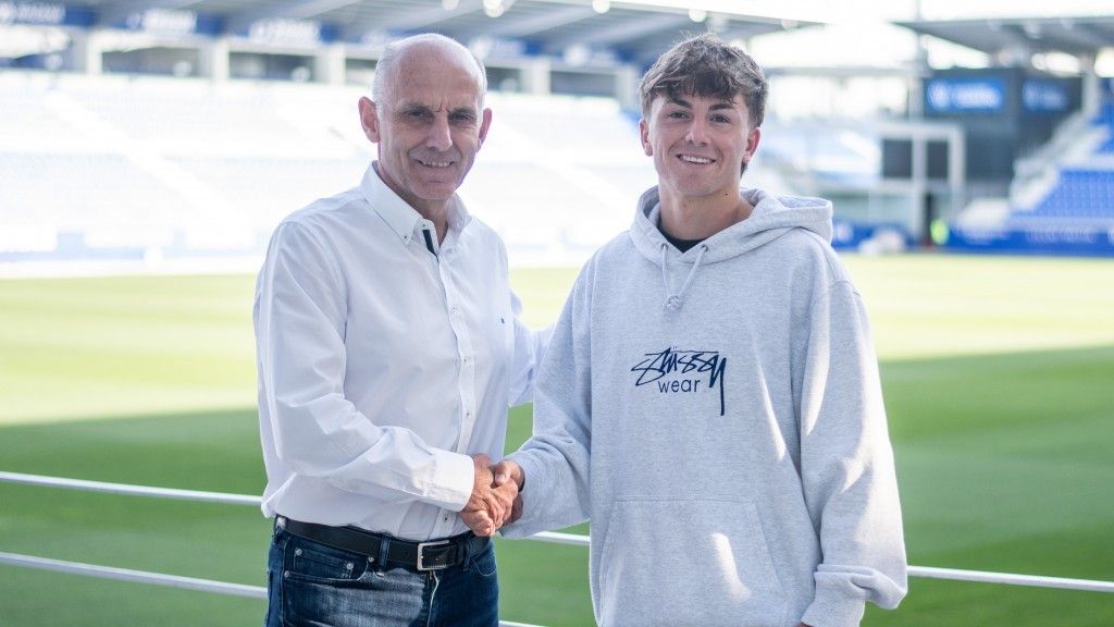 Ángel Martín González y Manu Rico, tras firmar el acuerdo Ángel Martín González y Manu Rico, tras firmar el acuerdo