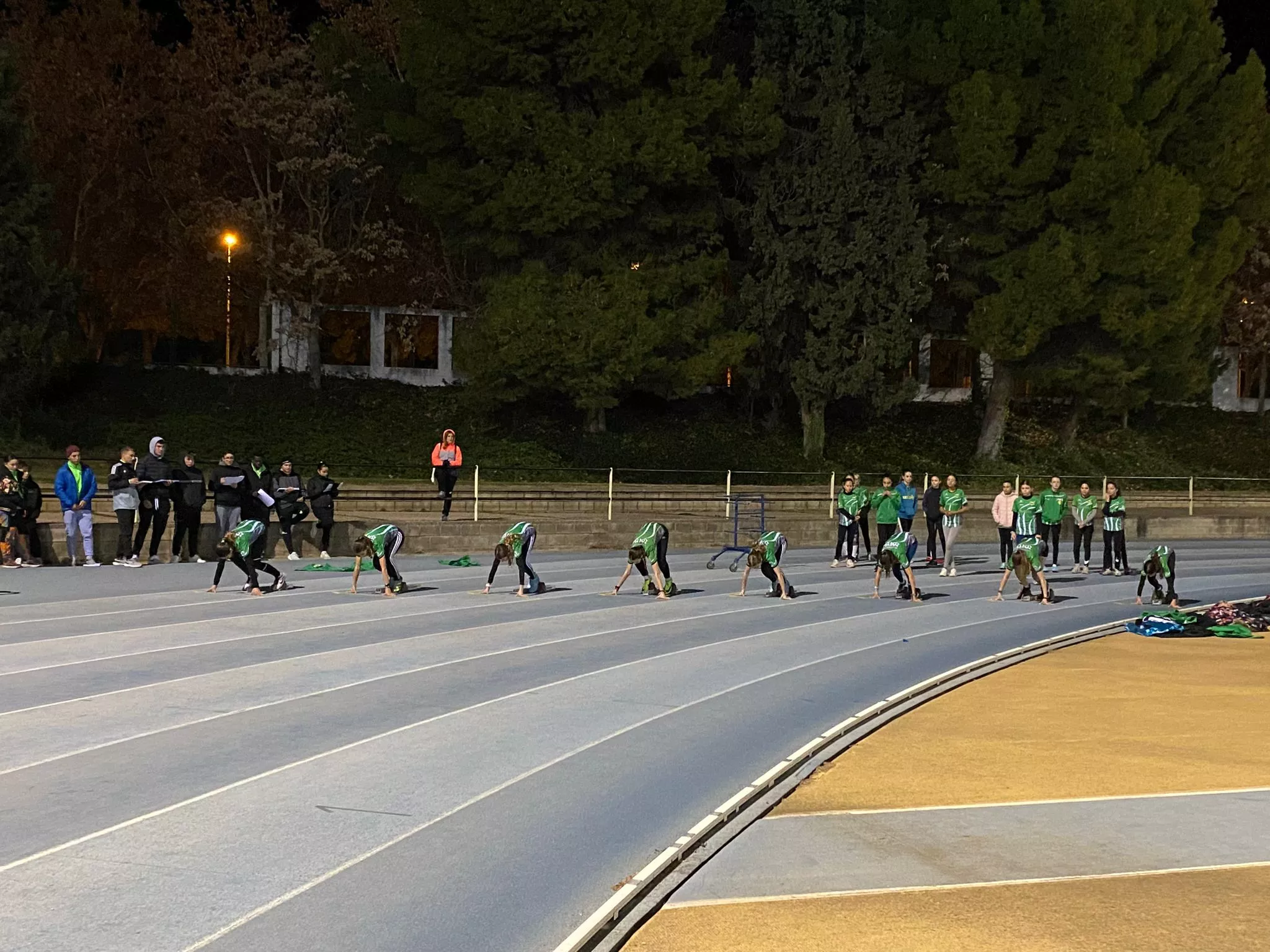 Imagen de una salida de la carrera de 120 metros.