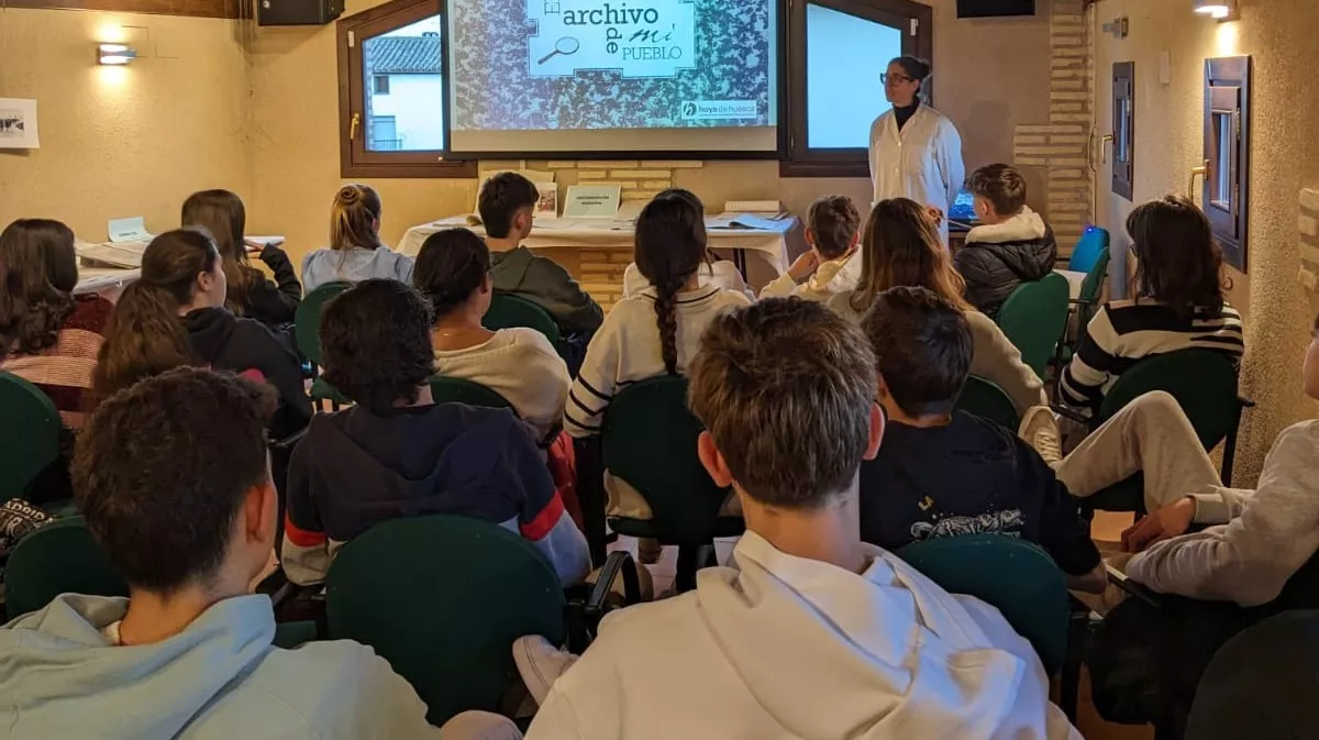 Los estudiantes del Instituto de Tierz han experimentado una clase de historia fuera de lo común.