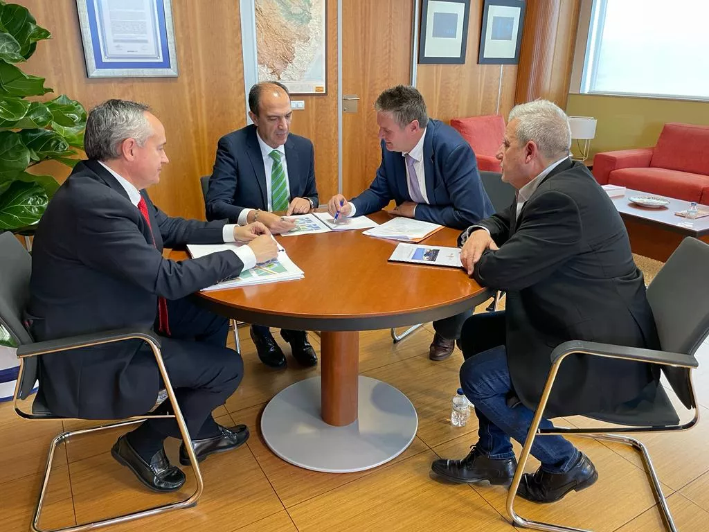 Ignacio Gramún y Ángel Cabrera con el consejero Bancalero y Ángel Muzás