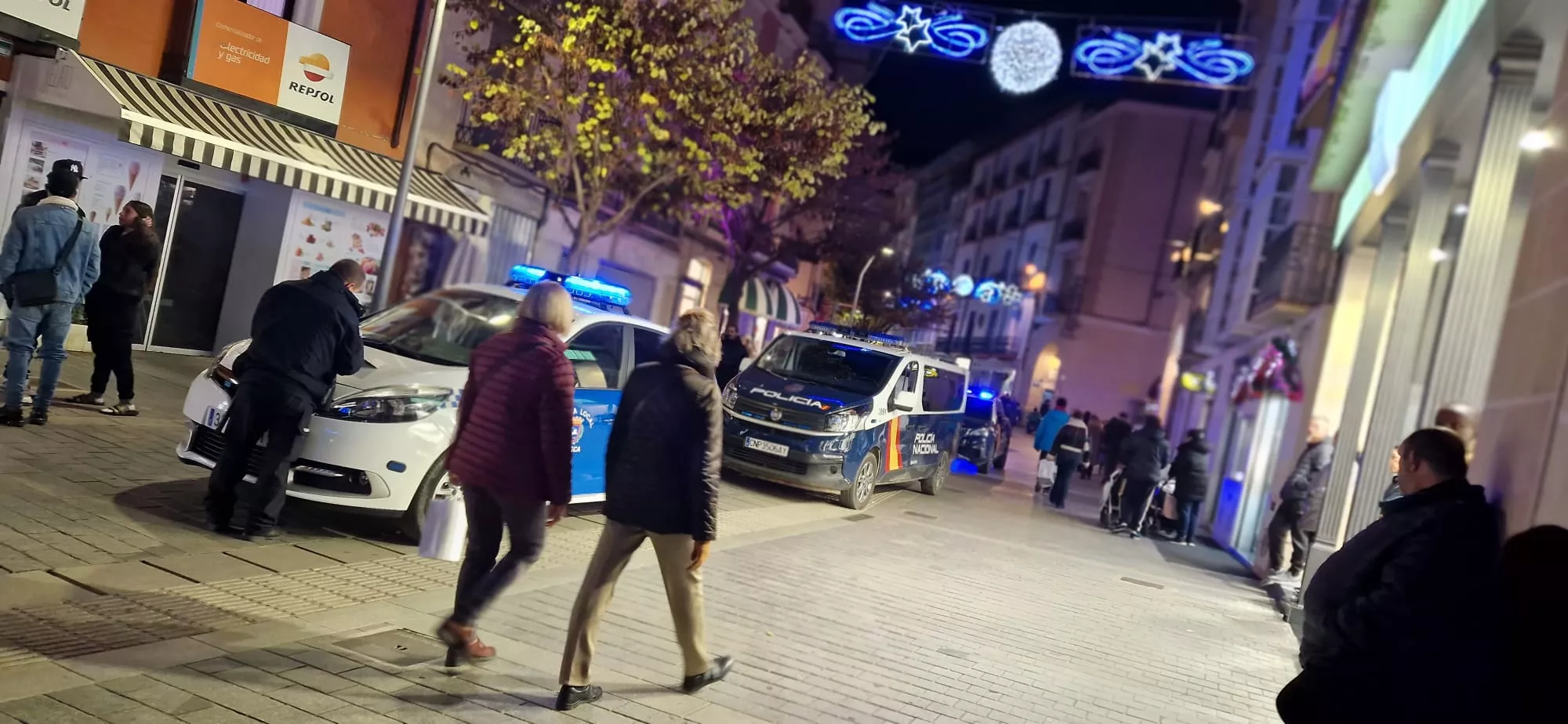 Intervención policial en un altercado en el centro de Huesca.