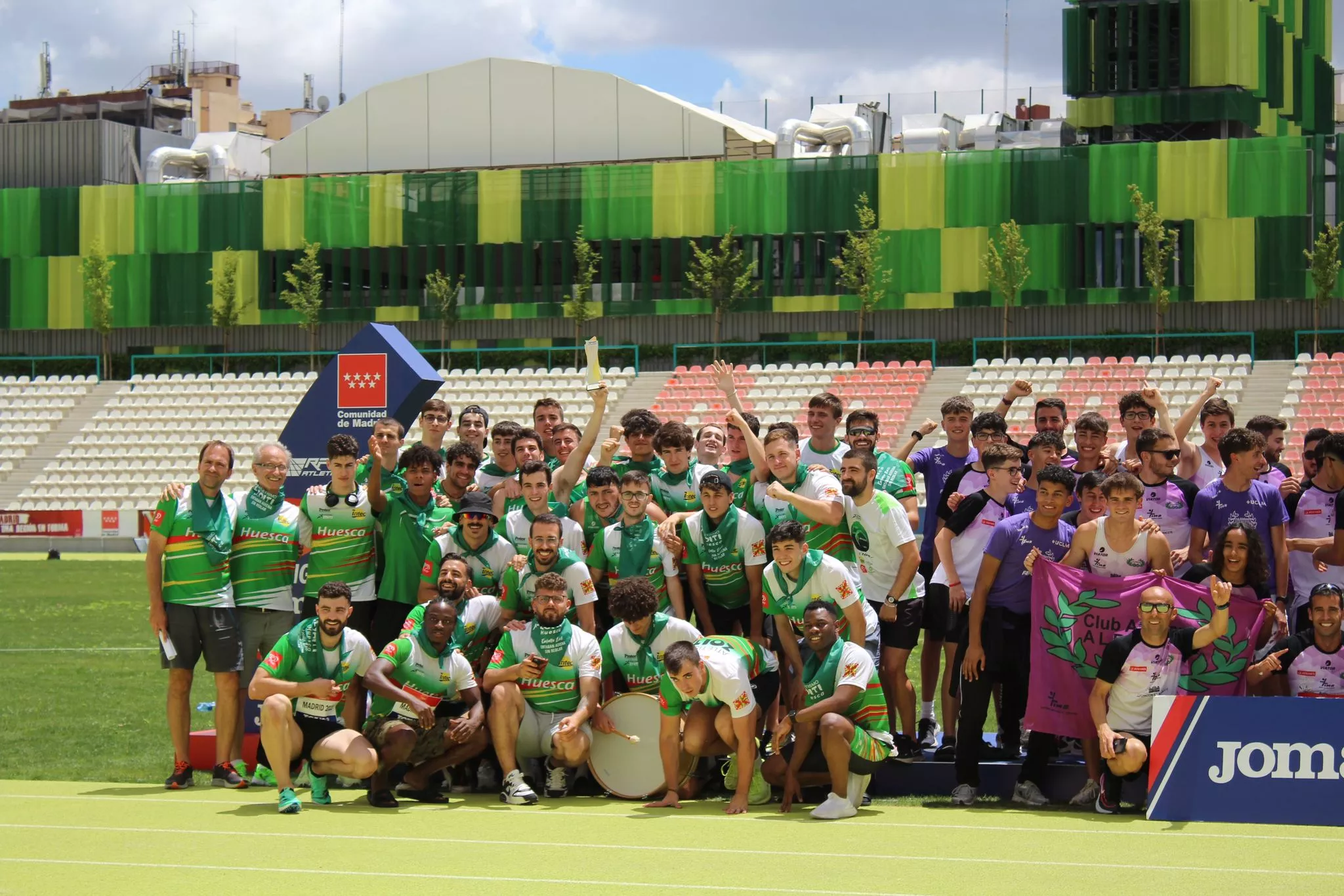 Intec-Zoiti, celebrando el ascenso.