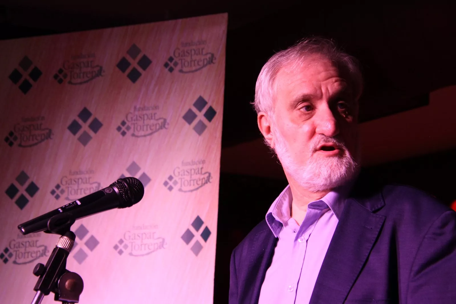 Entrega del premio a la Defensa y Libertades de Aragón a la sala Edén. Foto Carlos Neofato 