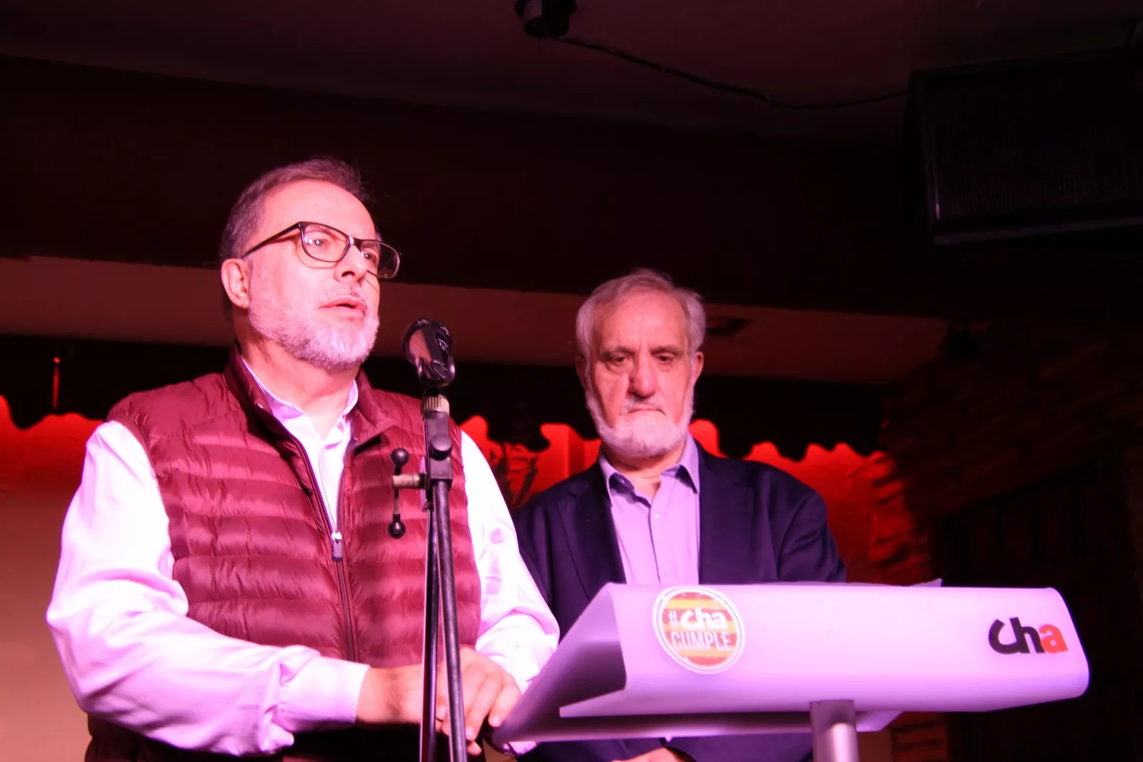 Bizén Fuster. Entrega del premio a la Defensa y Libertades de Aragón a la sala Edén. Foto Carlos Neofato 