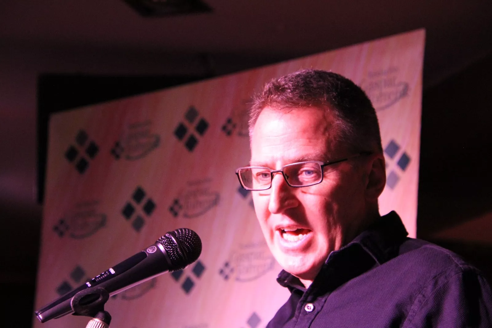 César Ceresuela. Entrega del premio a la Defensa y Libertades de Aragón a la sala Edén. Foto Carlos Neofato 