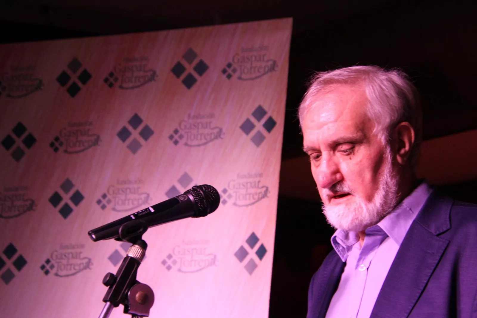 Entrega del premio a la Defensa y Libertades de Aragón a la sala Edén. Foto Carlos Neofato 