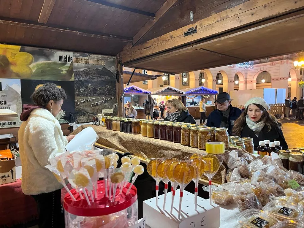 Apertura de la Feria de Artesanía de Navidad de Huesca. Foto Mercedes Manterola