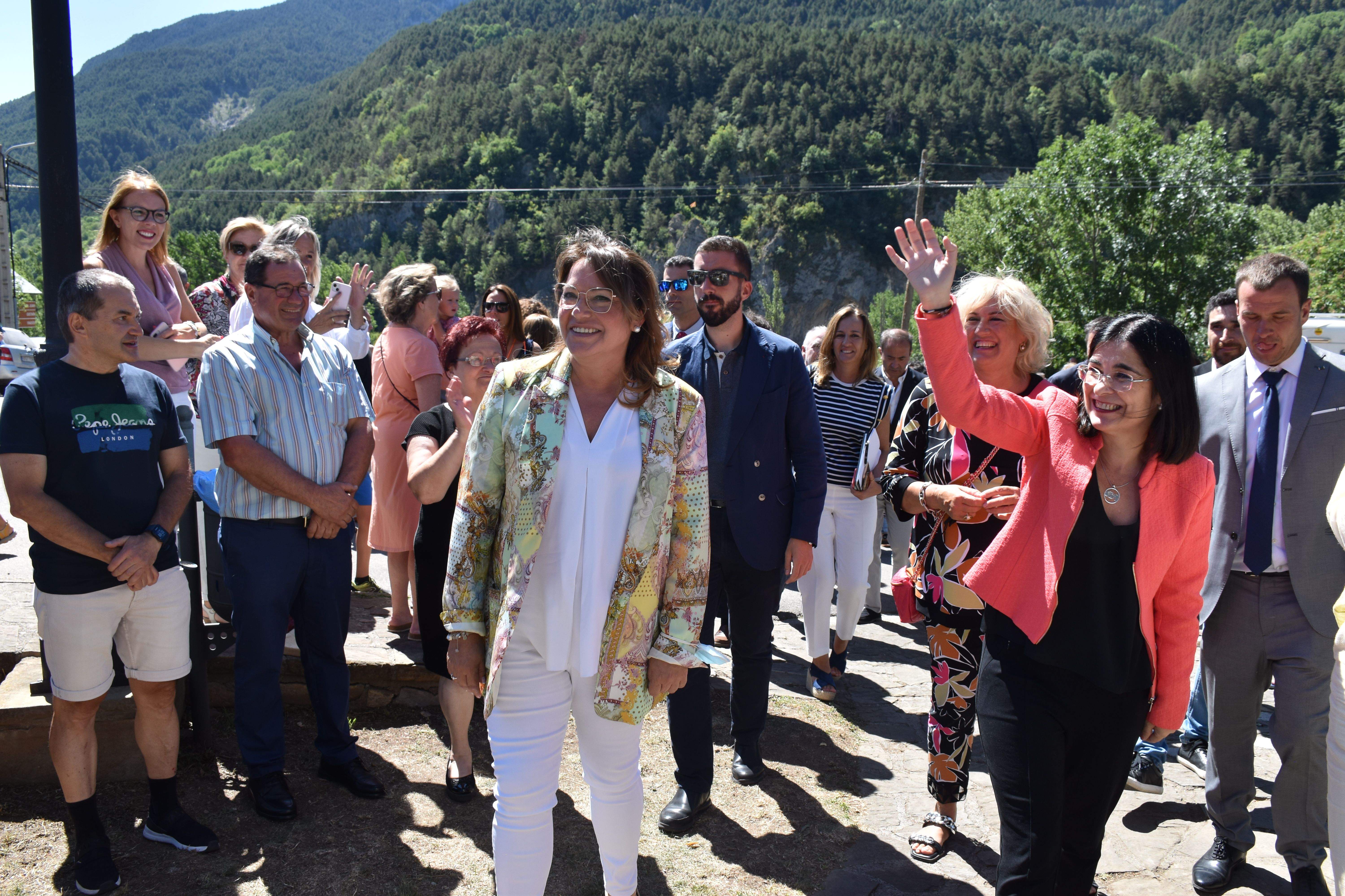 Carolina Darias viaja a Plan para entregar al médico rural Guillermo Bernués la Orden al Mérito Civil del Ministerio de Sanidad