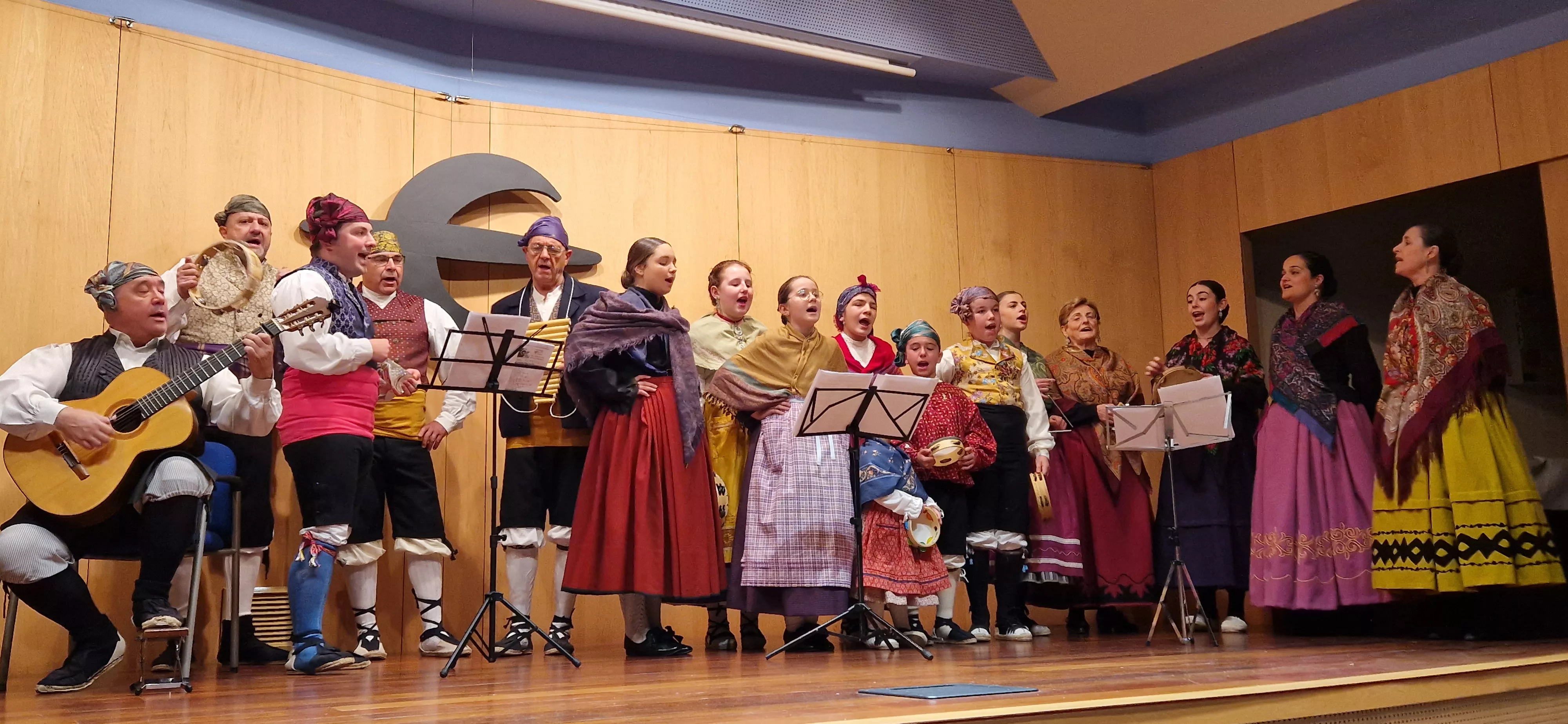 Escuela de Danza y Folclore Elenco. Foto Myriam Martínez 