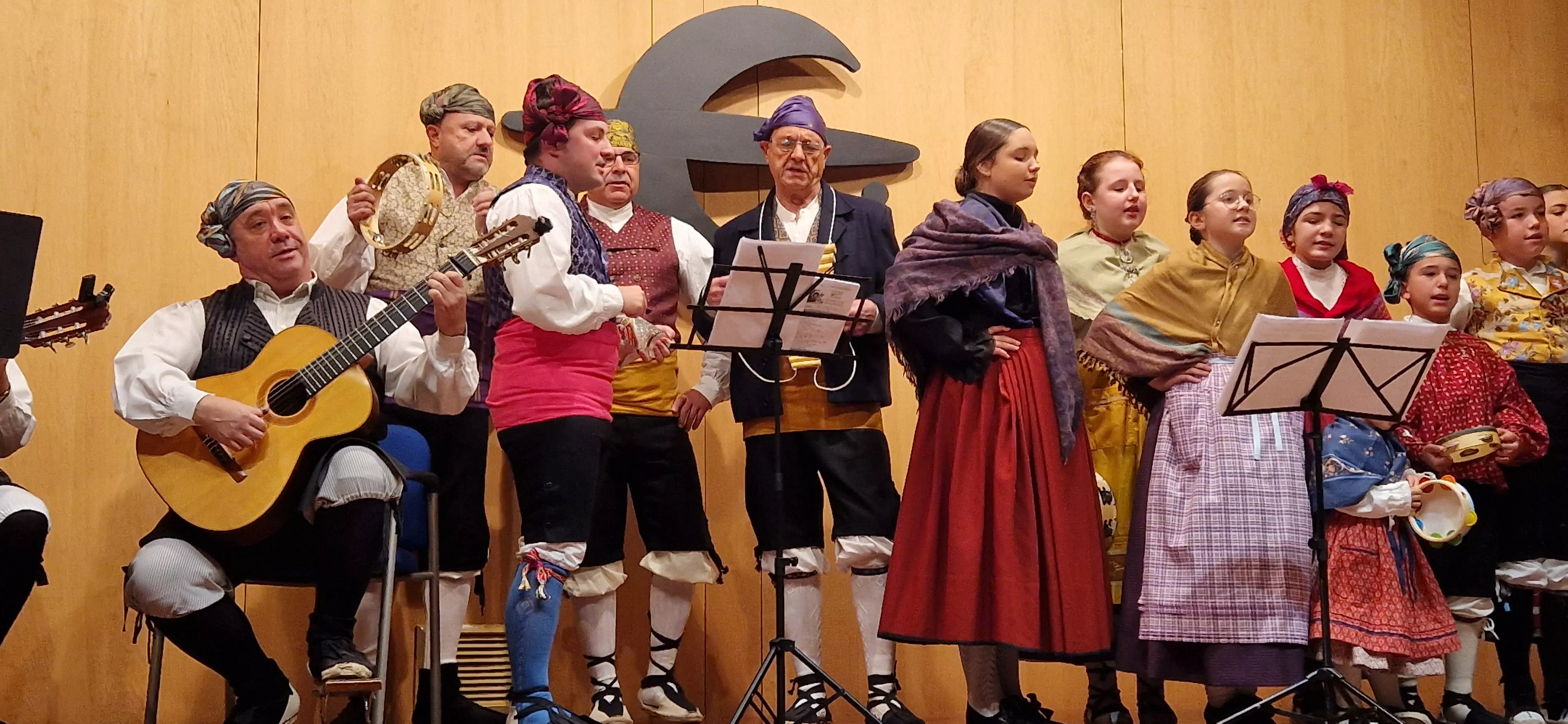 Escuela de Danza y Folclore Elenco. Foto Myriam Martínez 