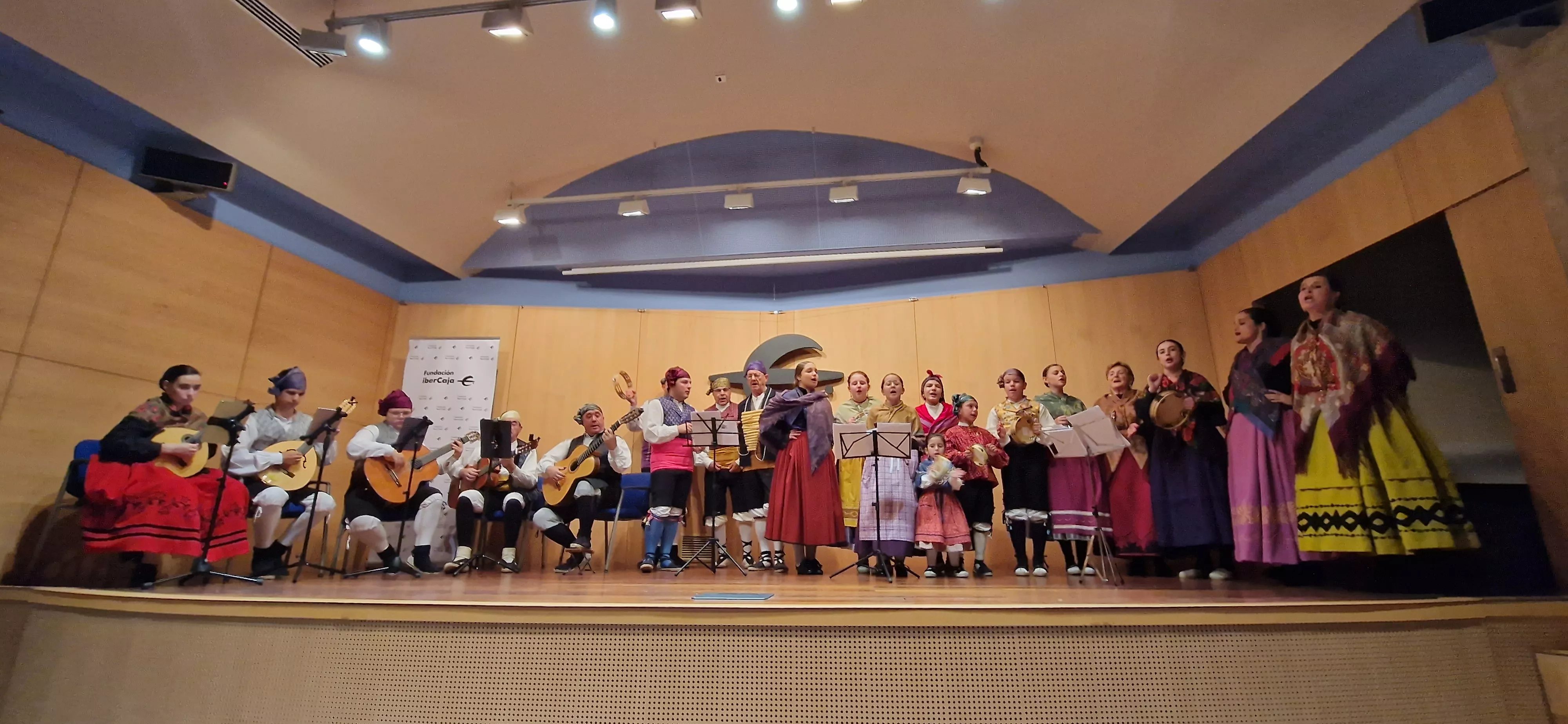 Escuela de Danza y Folclore Elenco. Foto Myriam Martínez 