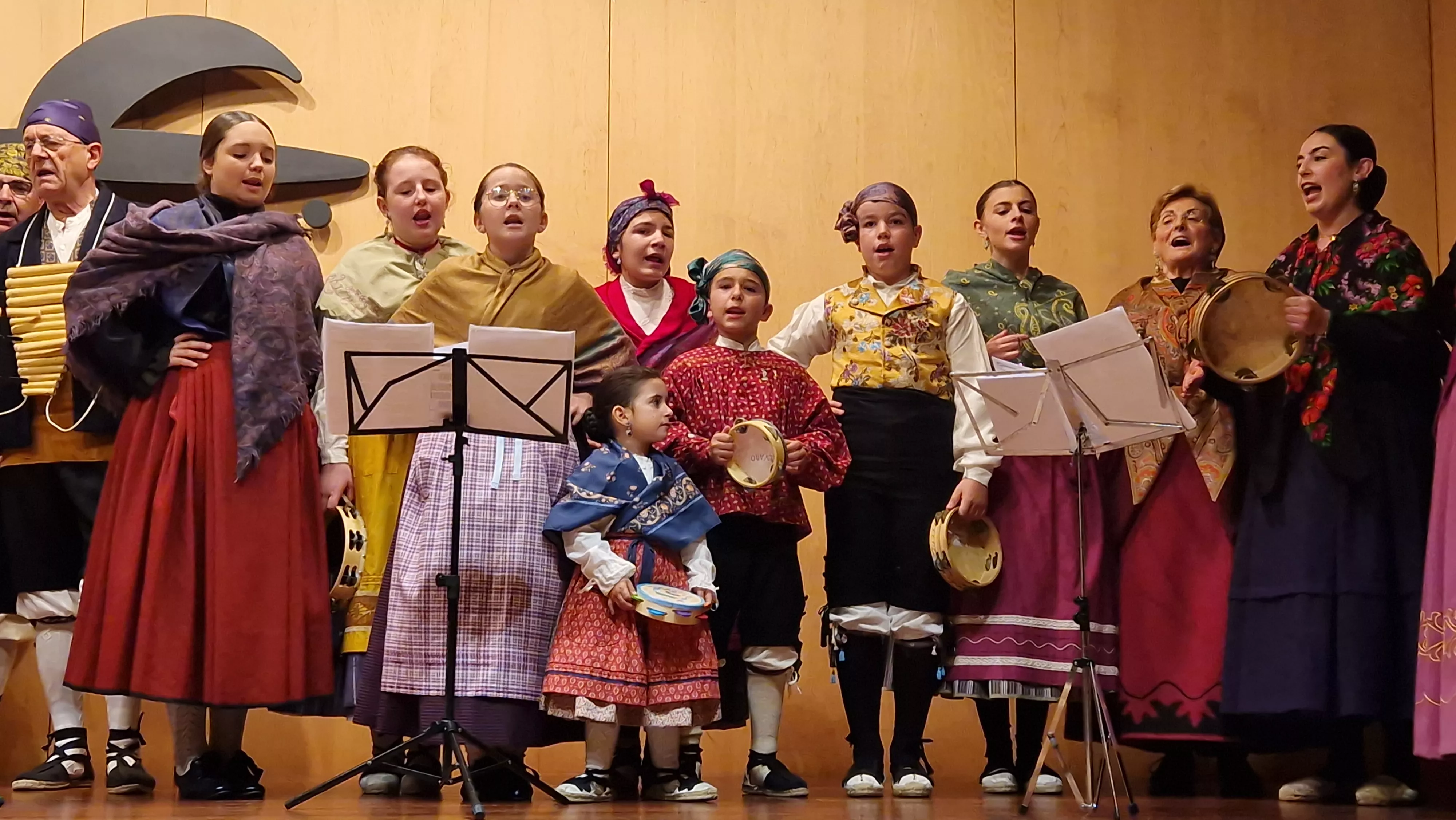 Escuela de Danza y Folclore Elenco. Foto Myriam Martínez 