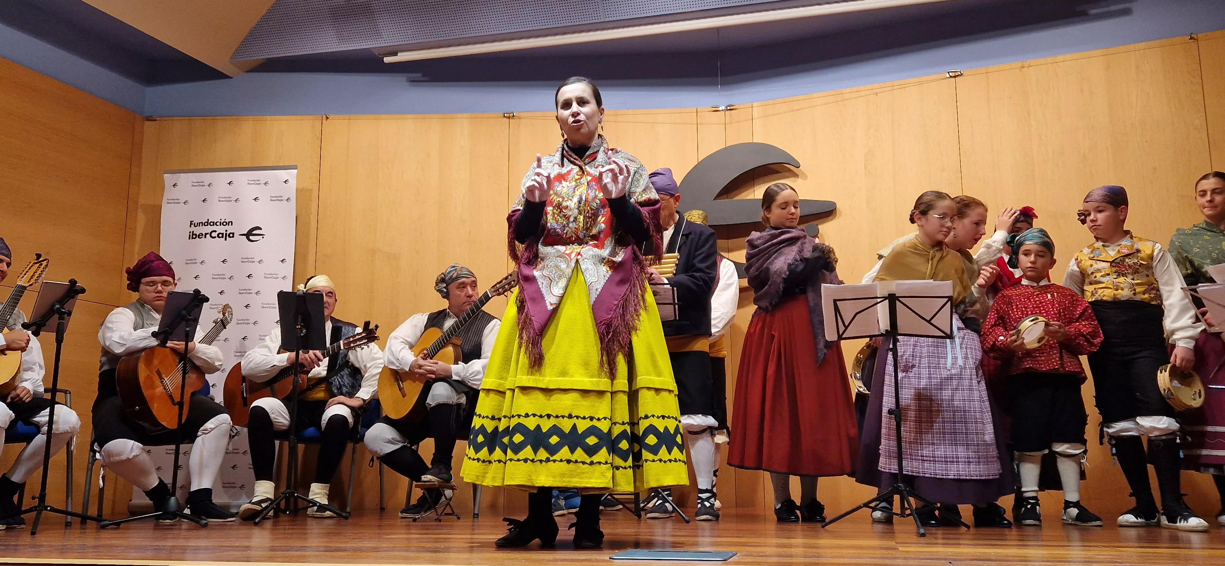 Escuela de Danza y Folclore Elenco. Foto Myriam Martínez 