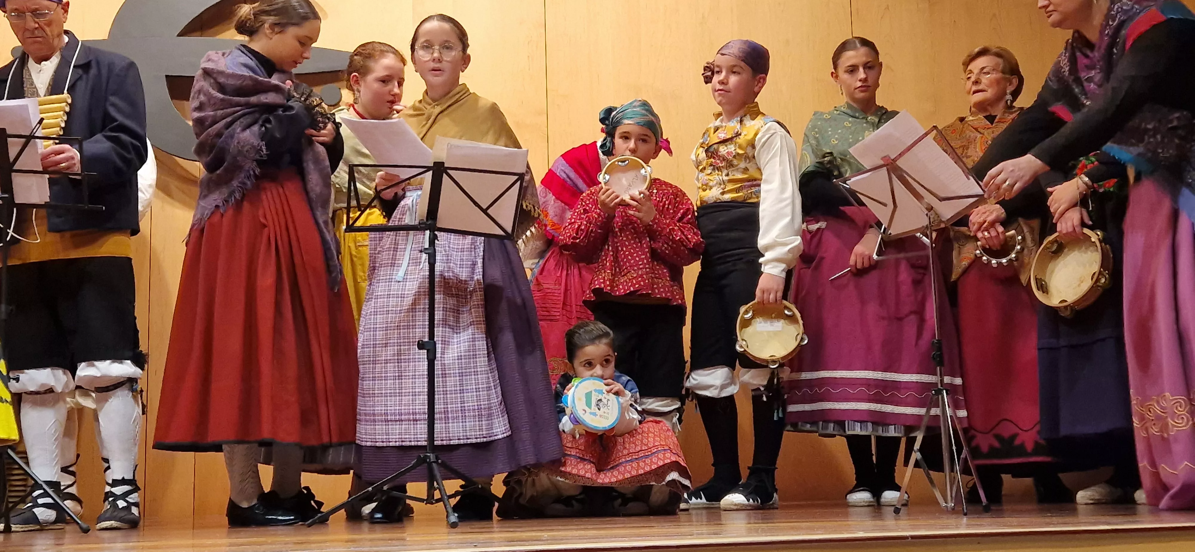 Escuela de Danza y Folclore Elenco. Foto Myriam Martínez