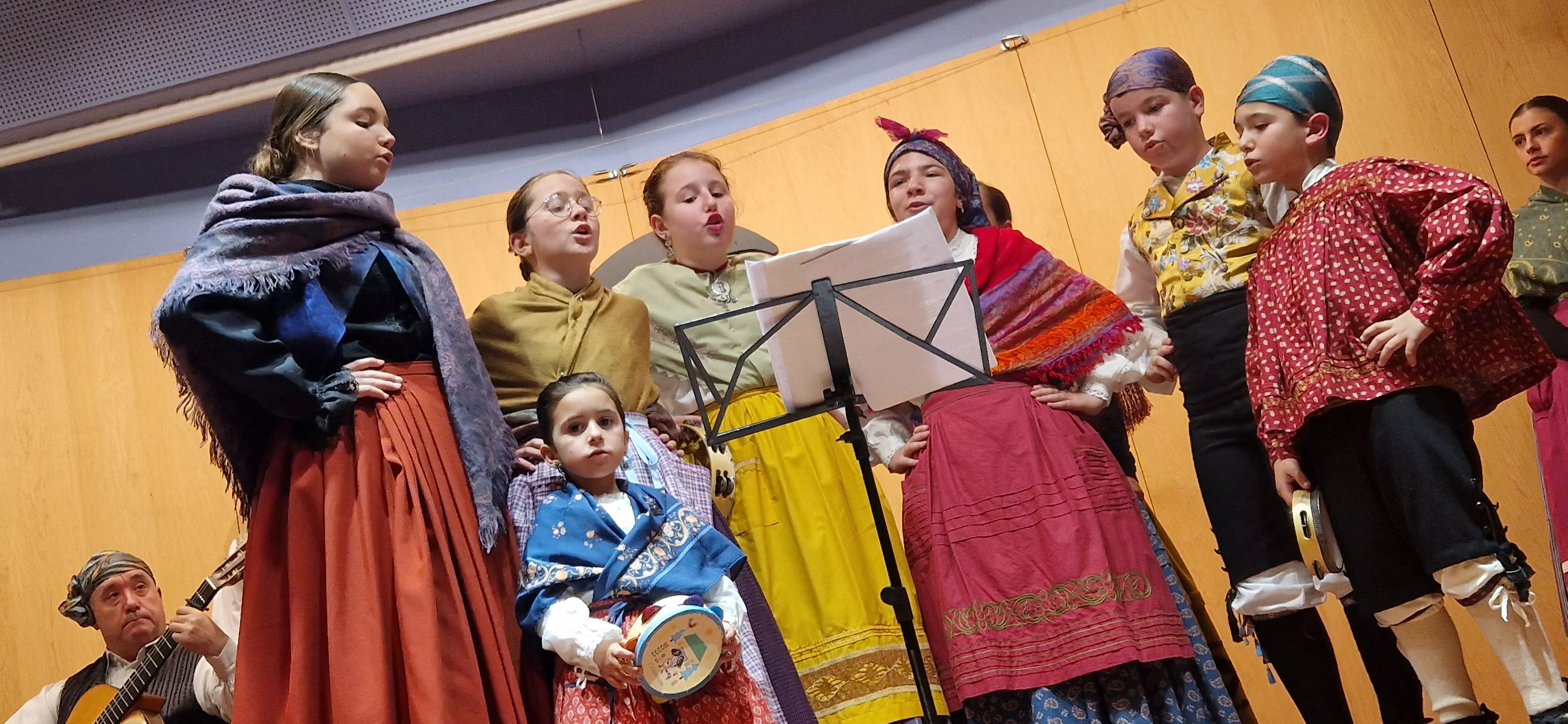 Escuela de Danza y Folclore Elenco. Foto Myriam Martínez 