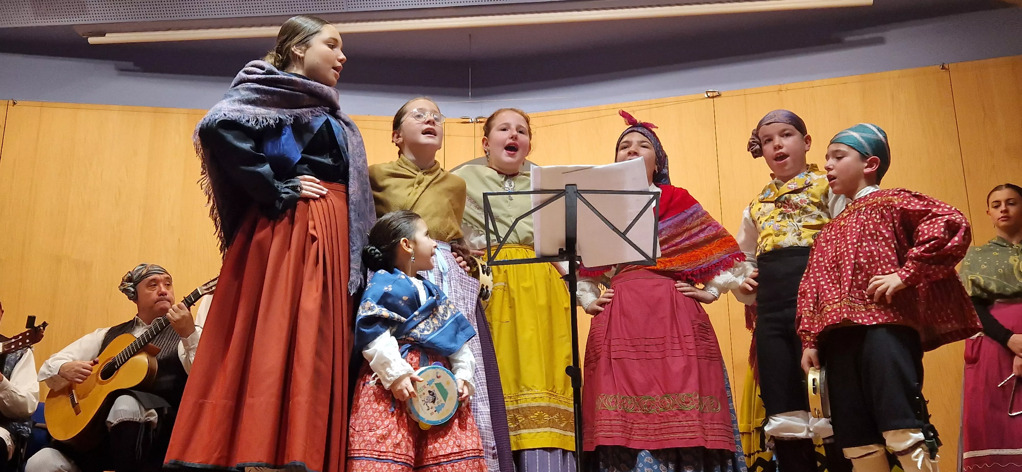 Escuela de Danza y Folclore Elenco. Foto Myriam Martínez 