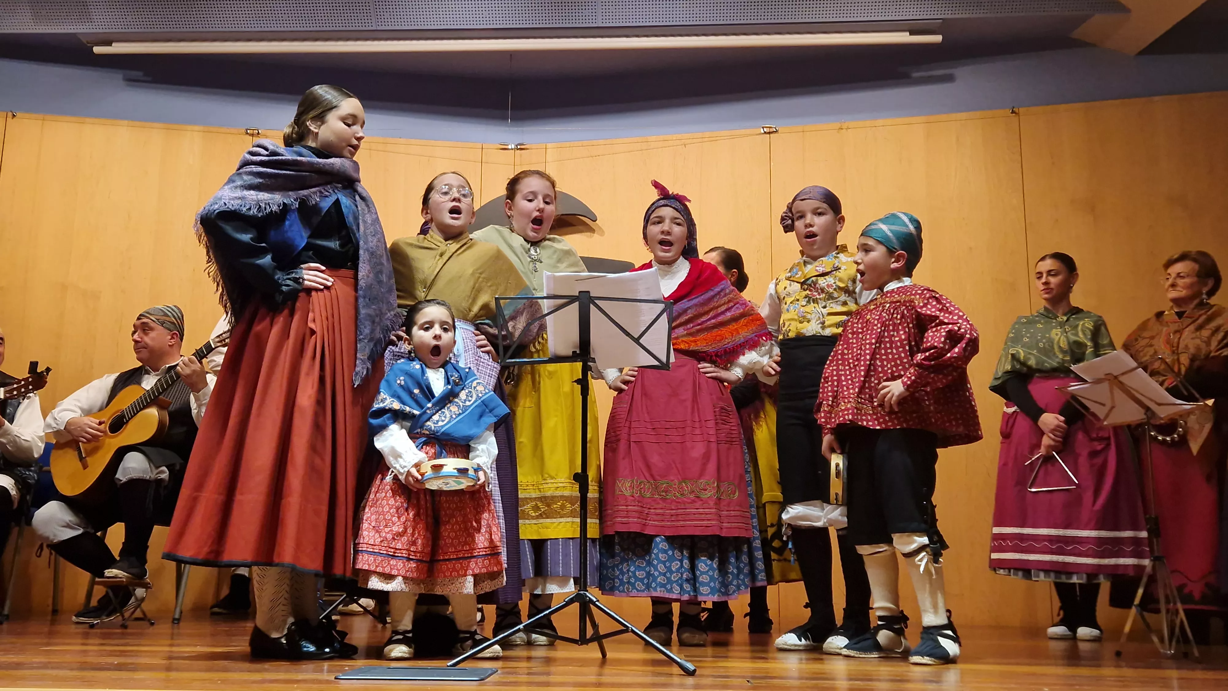 Escuela de Danza y Folclore Elenco. Foto Myriam Martínez 