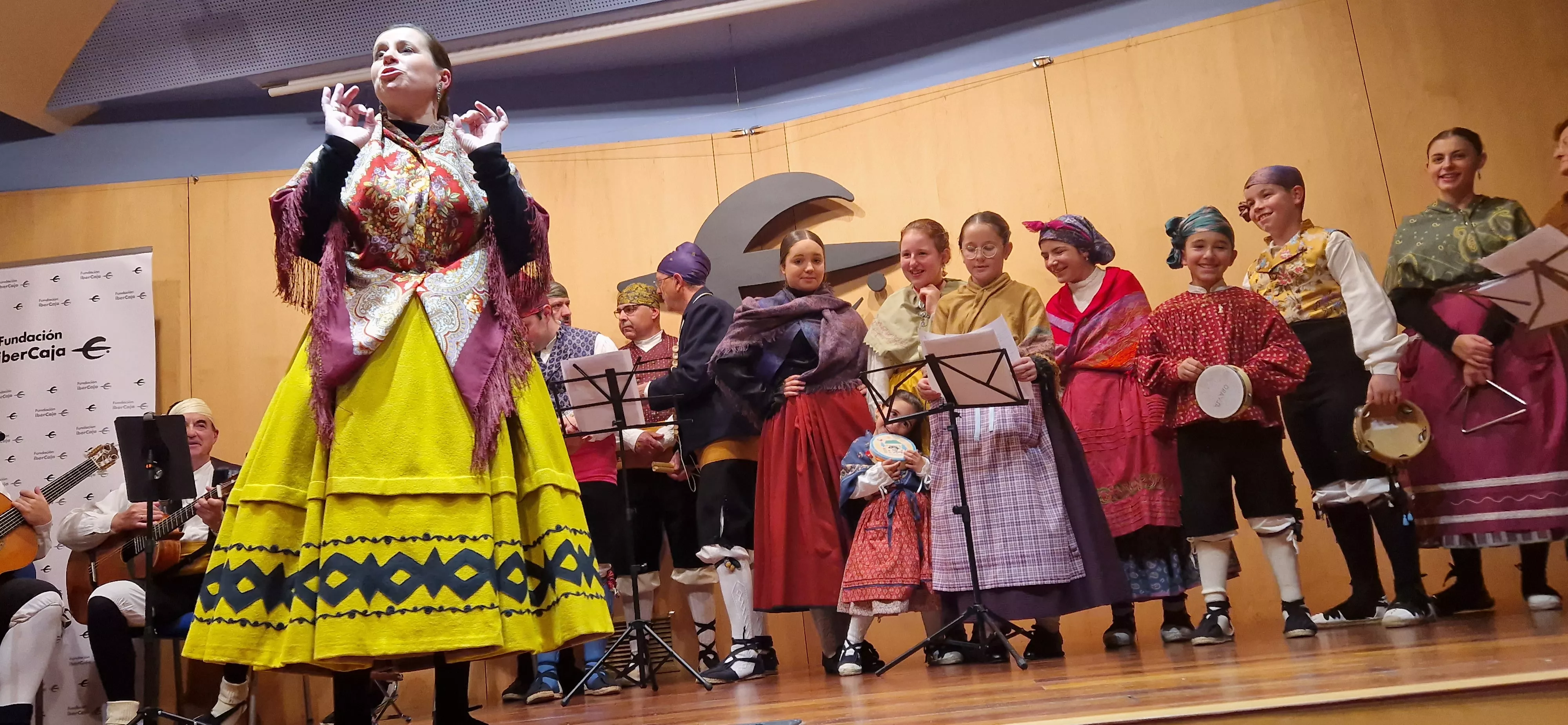 Escuela de Danza y Folclore Elenco. Foto Myriam Martínez 