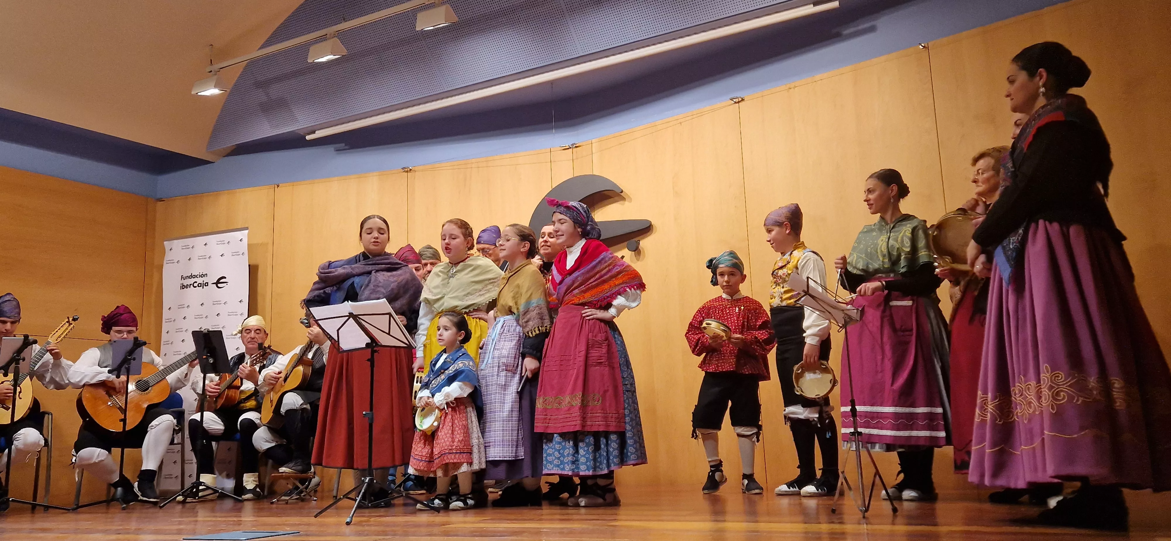 Escuela de Danza y Folclore Elenco. Foto Myriam Martínez 