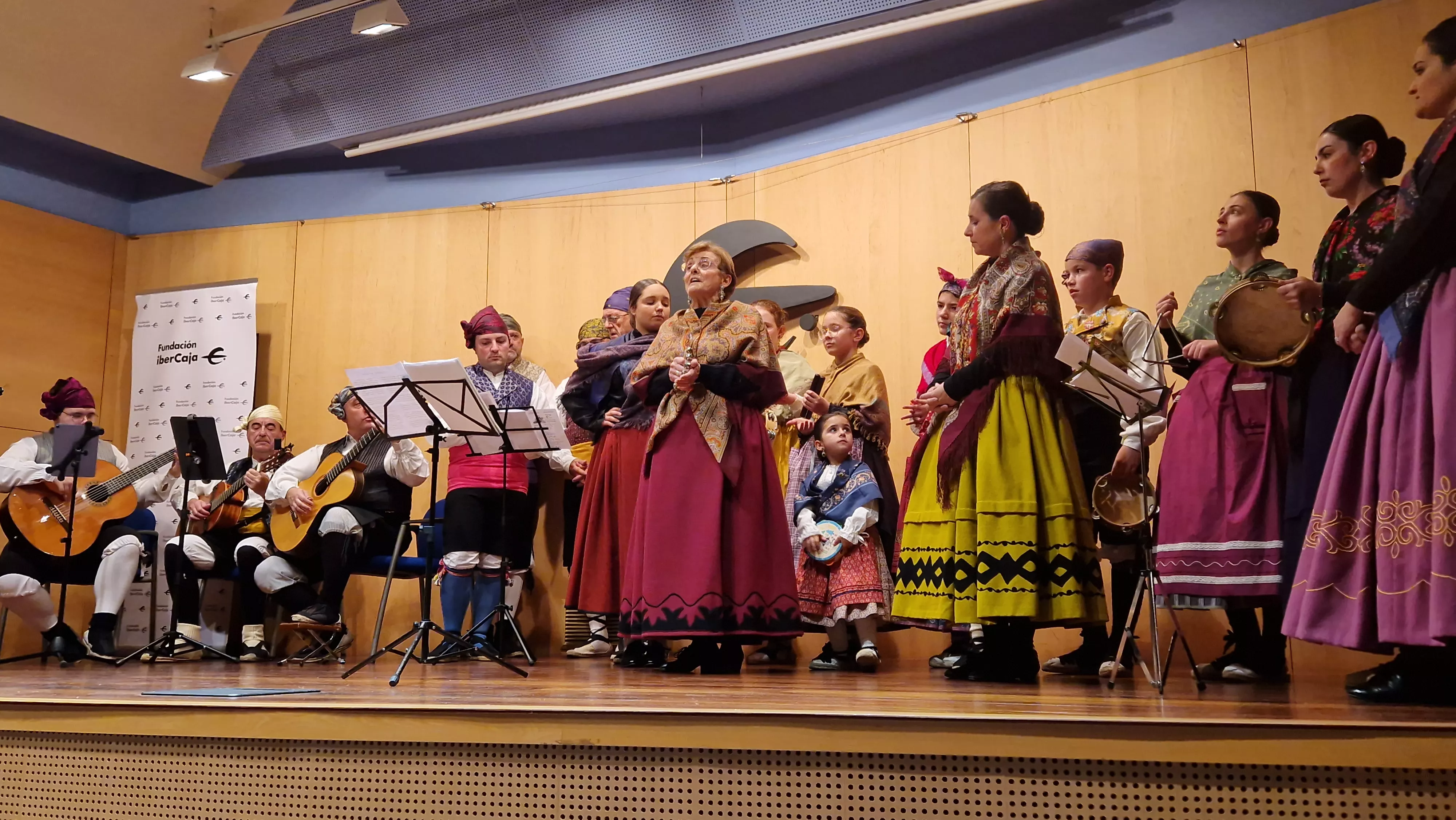 Escuela de Danza y Folclore Elenco. Foto Myriam Martínez 