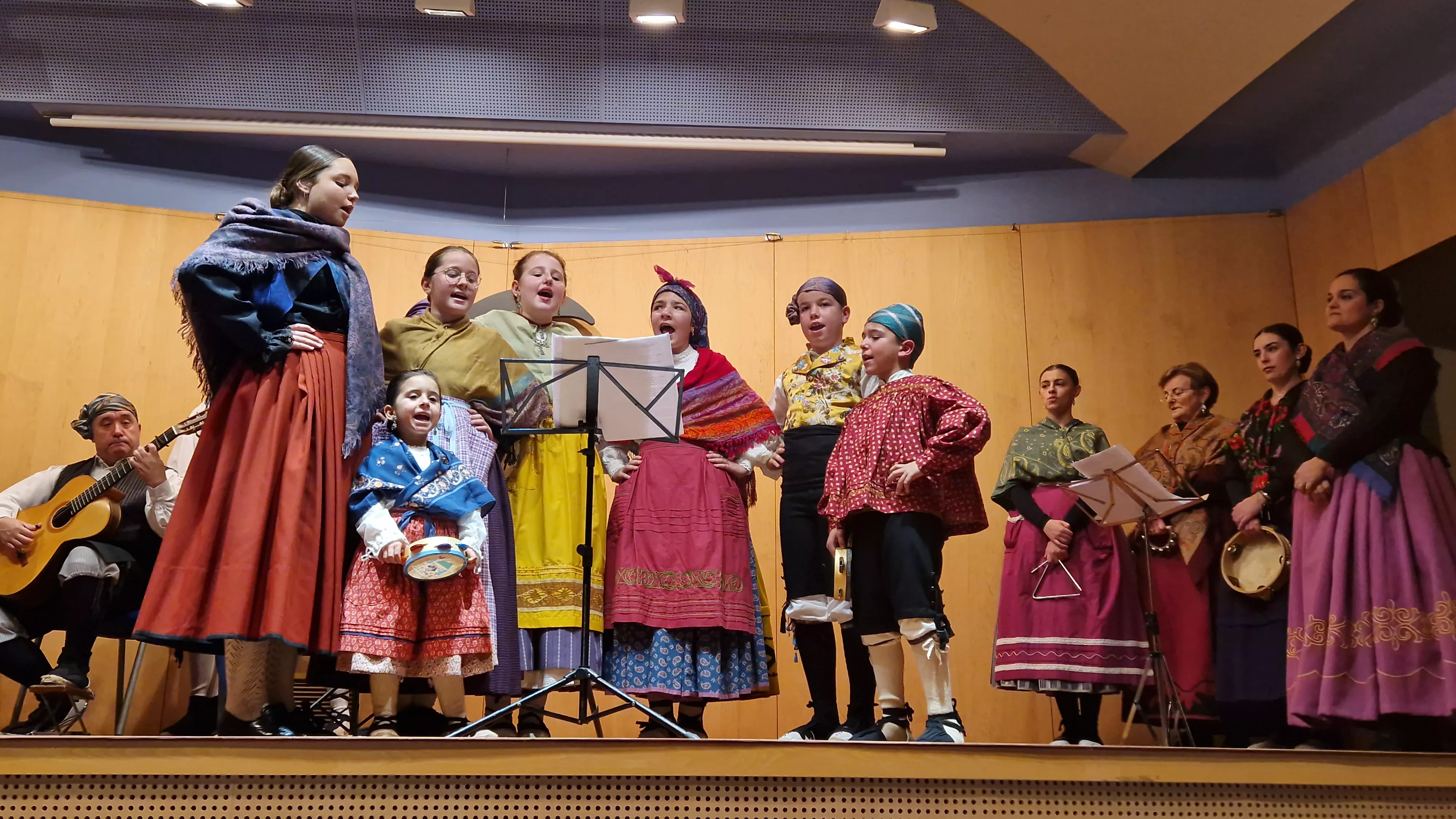 Escuela de Danza y Folclore Elenco. Foto Myriam Martínez
