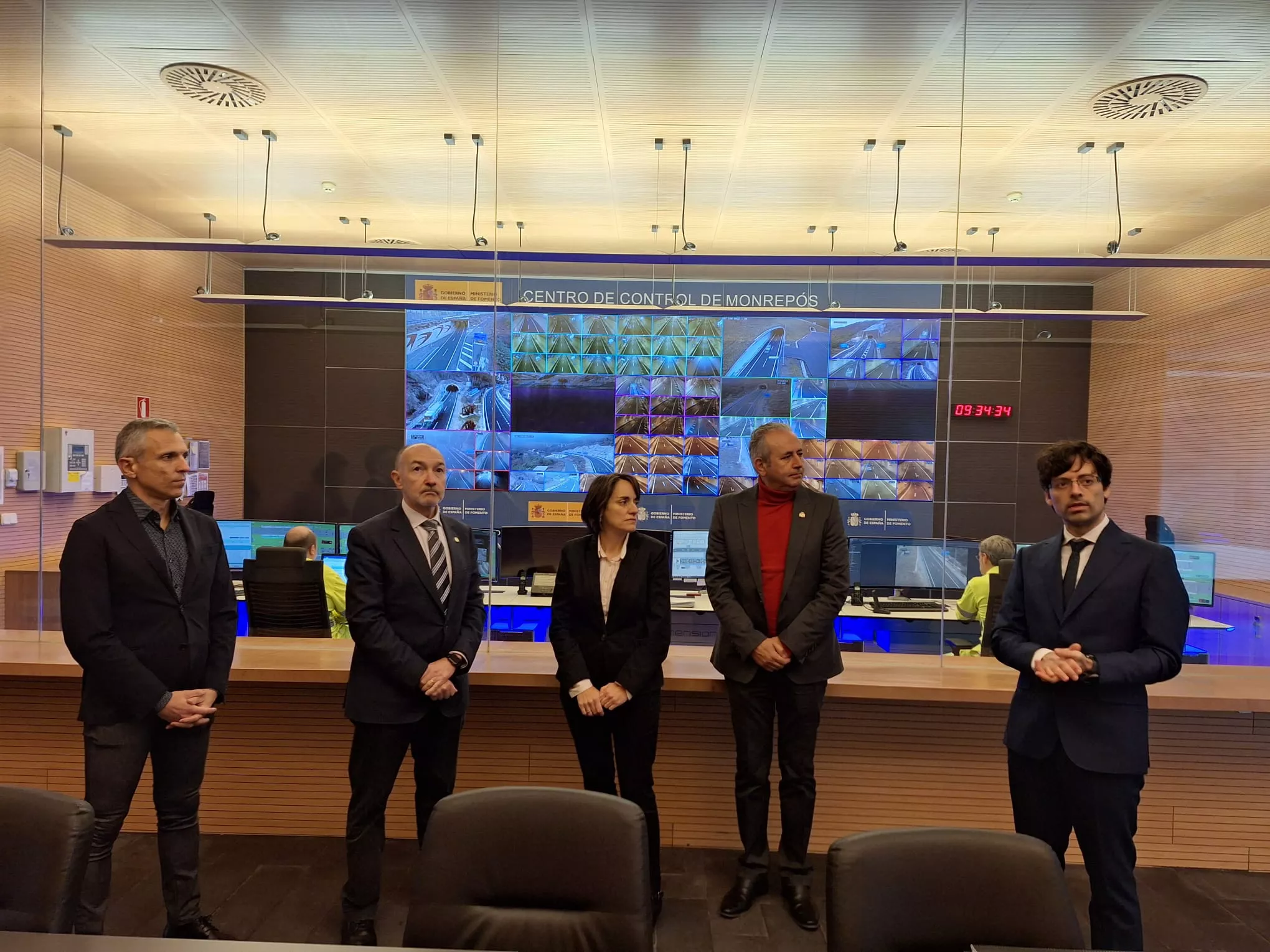 Beltrán, Campo y De Francisco, en su visita al Centro de Control de Túneles de Monrepós.
