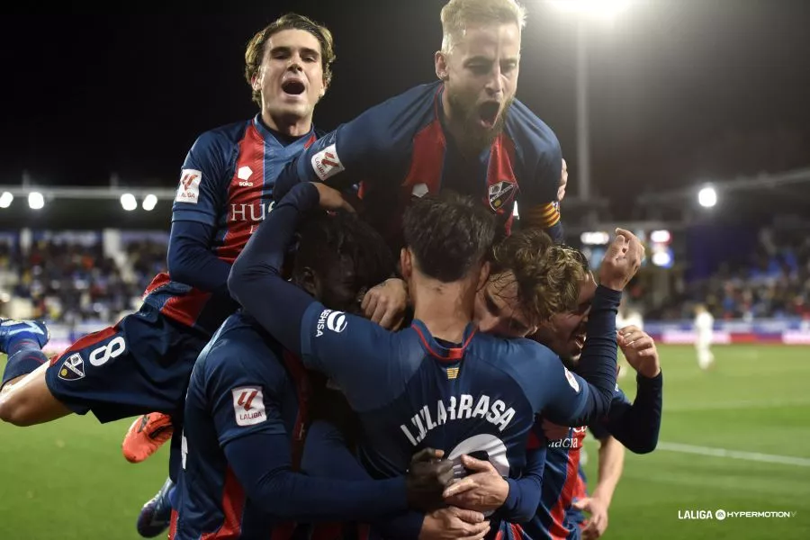 Los jugadores del Huesca celebran uno de los goles ante el Cartagena. Los jugadores del Huesca celebran uno de los goles ante el Cartagena.