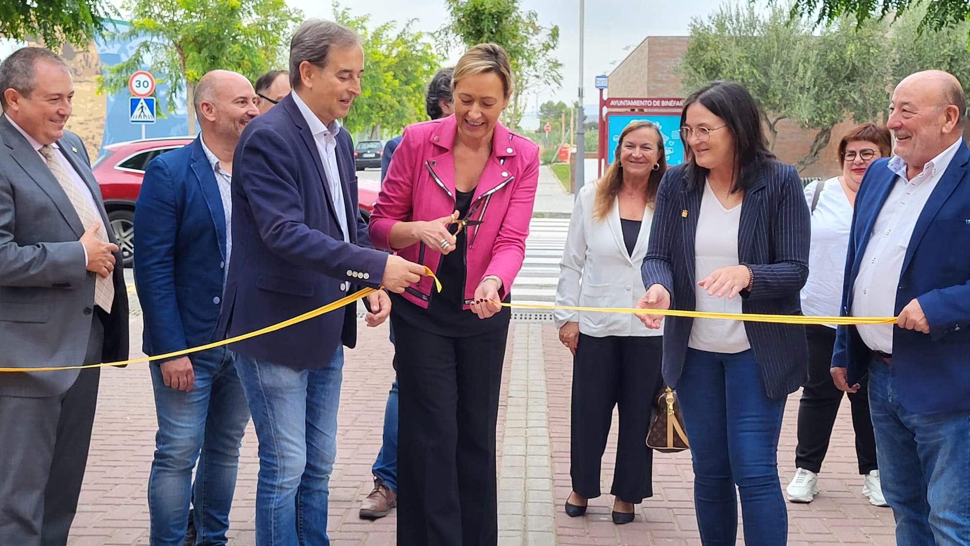 El alcalde de Binéfar, Alfonso Adán, y la consejera de Economía, Marta Gastón, inauguran Febivo