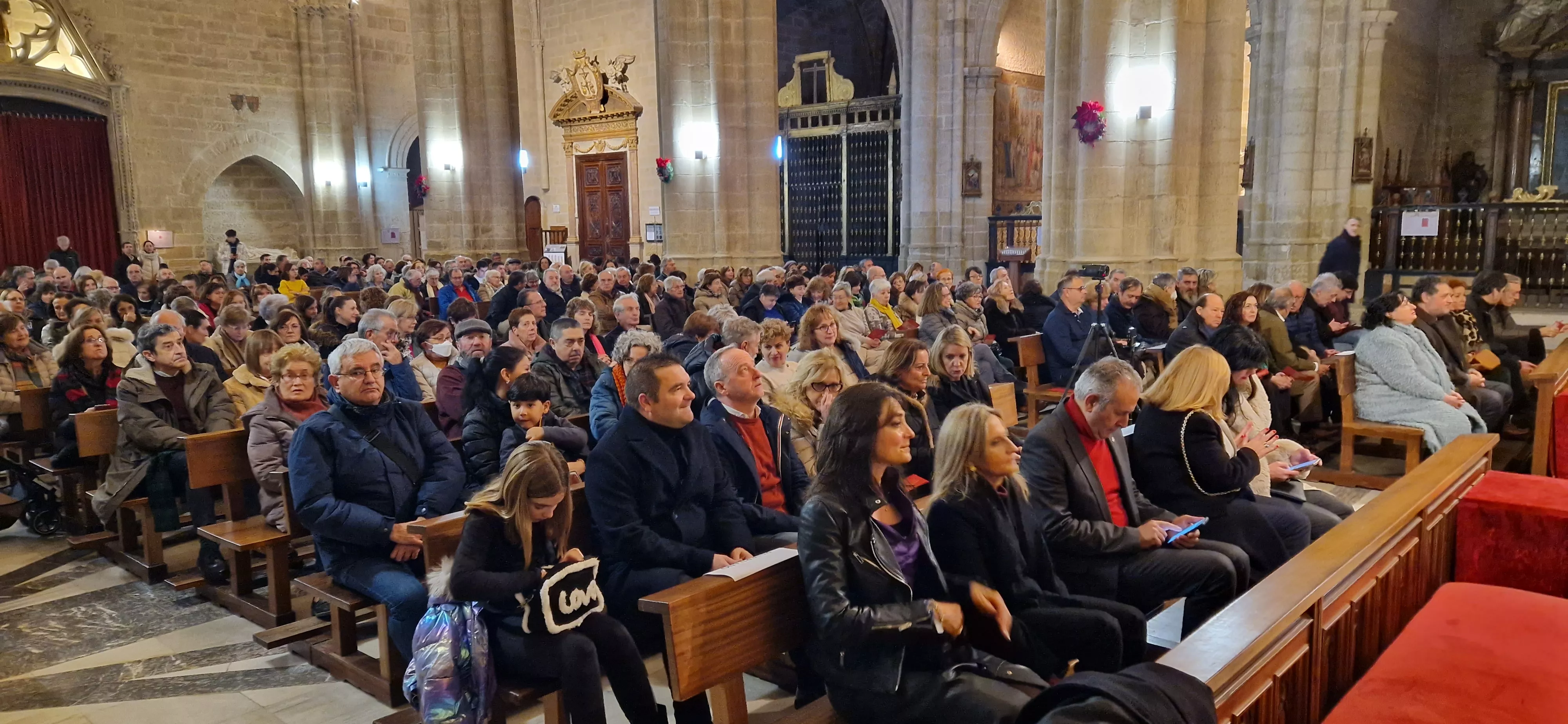 Concierto de Navidad de la Coral Oscense. Foto Myriam Martínez 