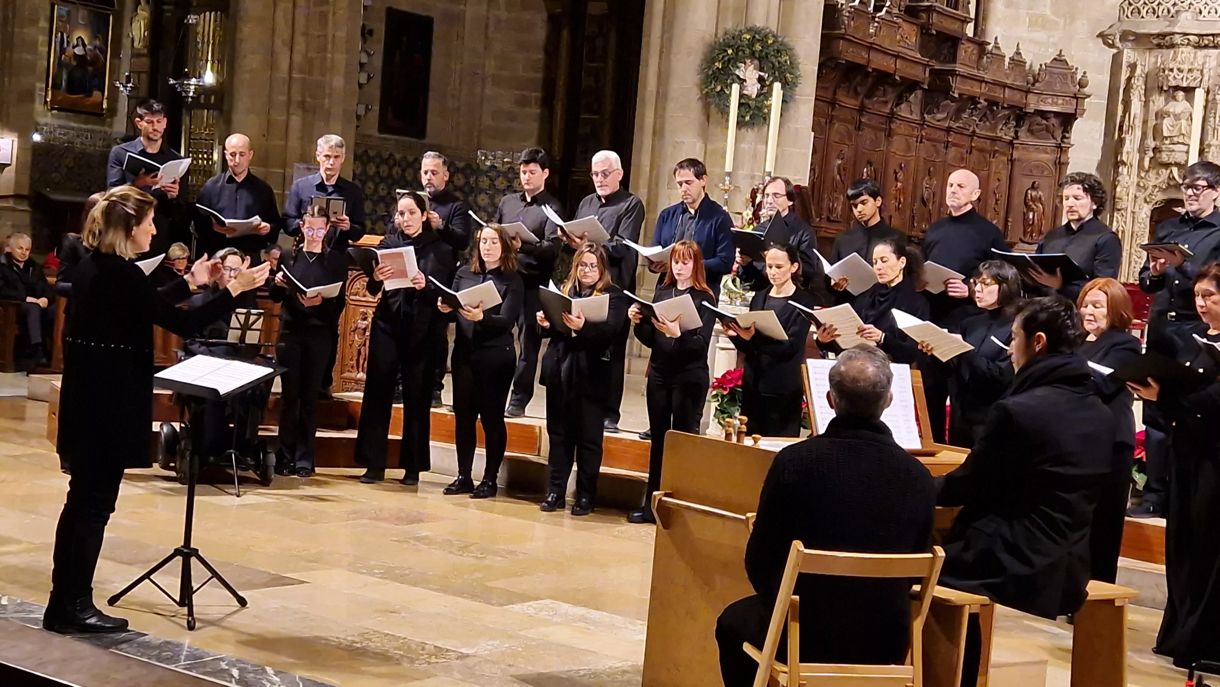 Concierto de Navidad de la Coral Oscense. Foto Myriam Martínez 