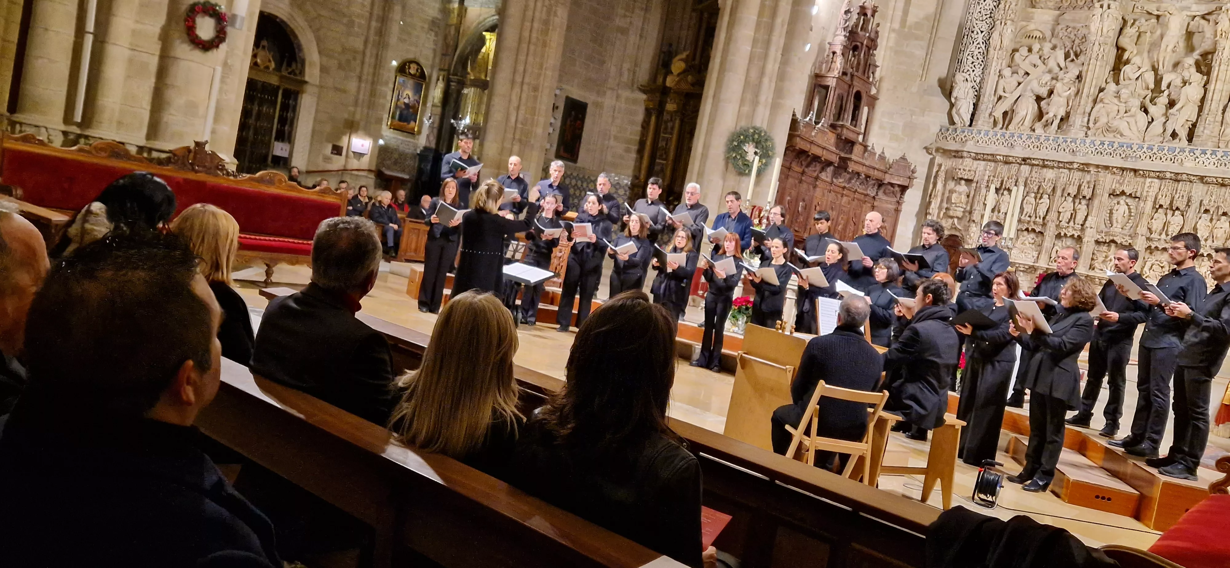 Concierto de Navidad de la Coral Oscense. Foto Myriam Martínez 